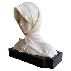 Busto italiano de alabastro de una mujer joven, posiblemente Santa Catalina de Siena c1890
