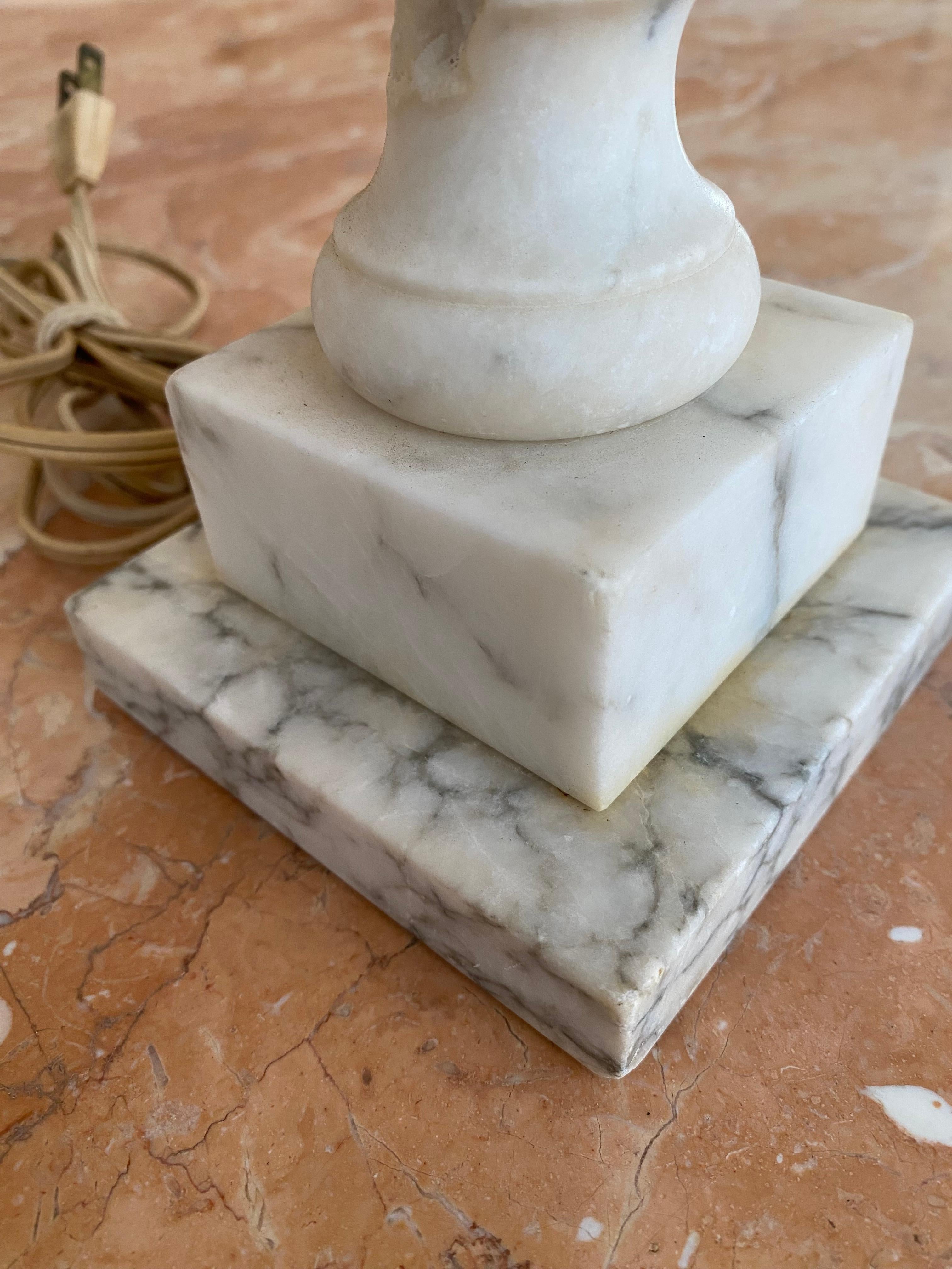 Italian Alabaster Lamp circa 1940s For Sale 3