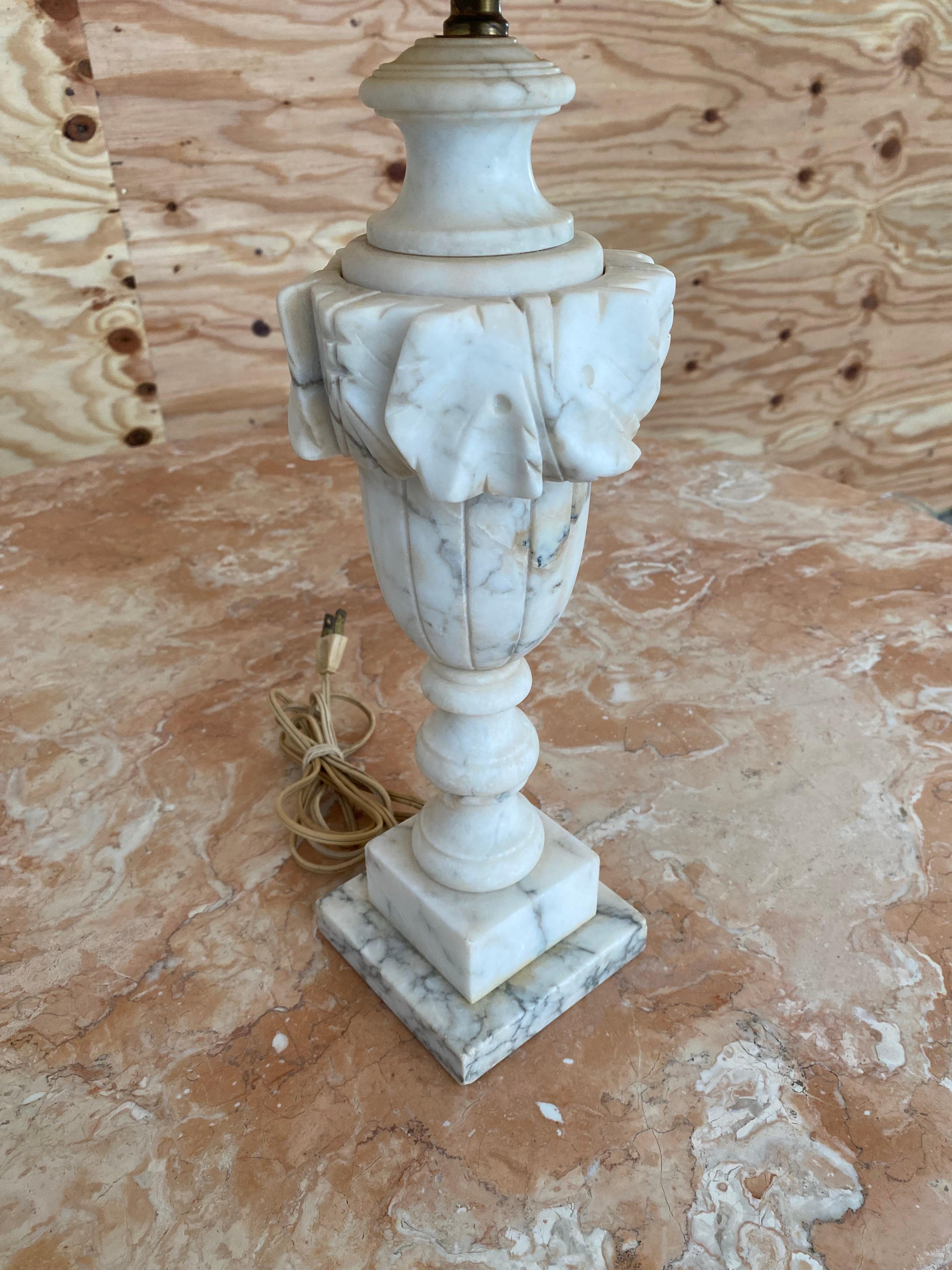 Italian Alabaster Lamp circa 1940s In Good Condition For Sale In Round Top, TX