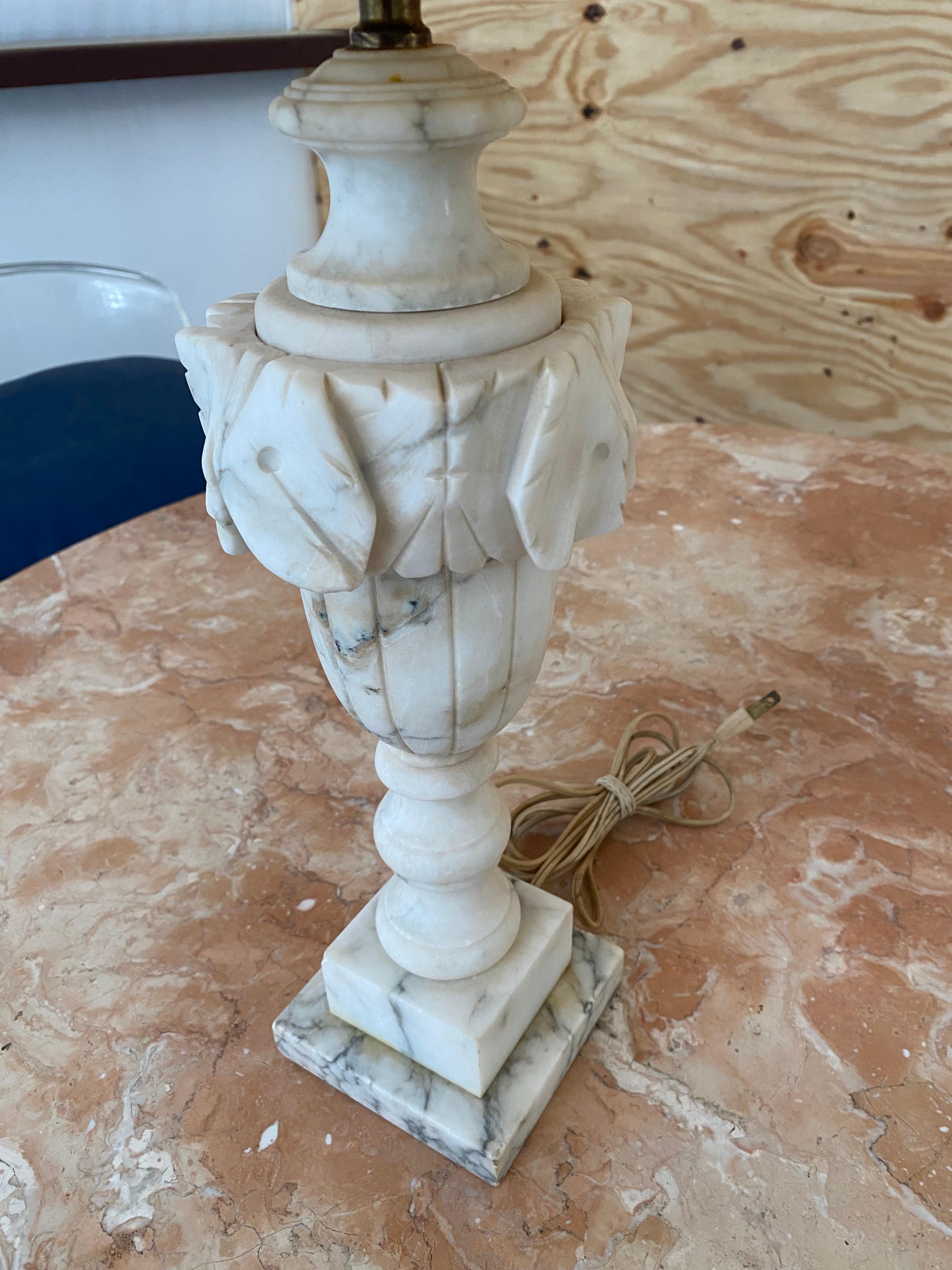 Italian Alabaster Lamp circa 1940s For Sale 2