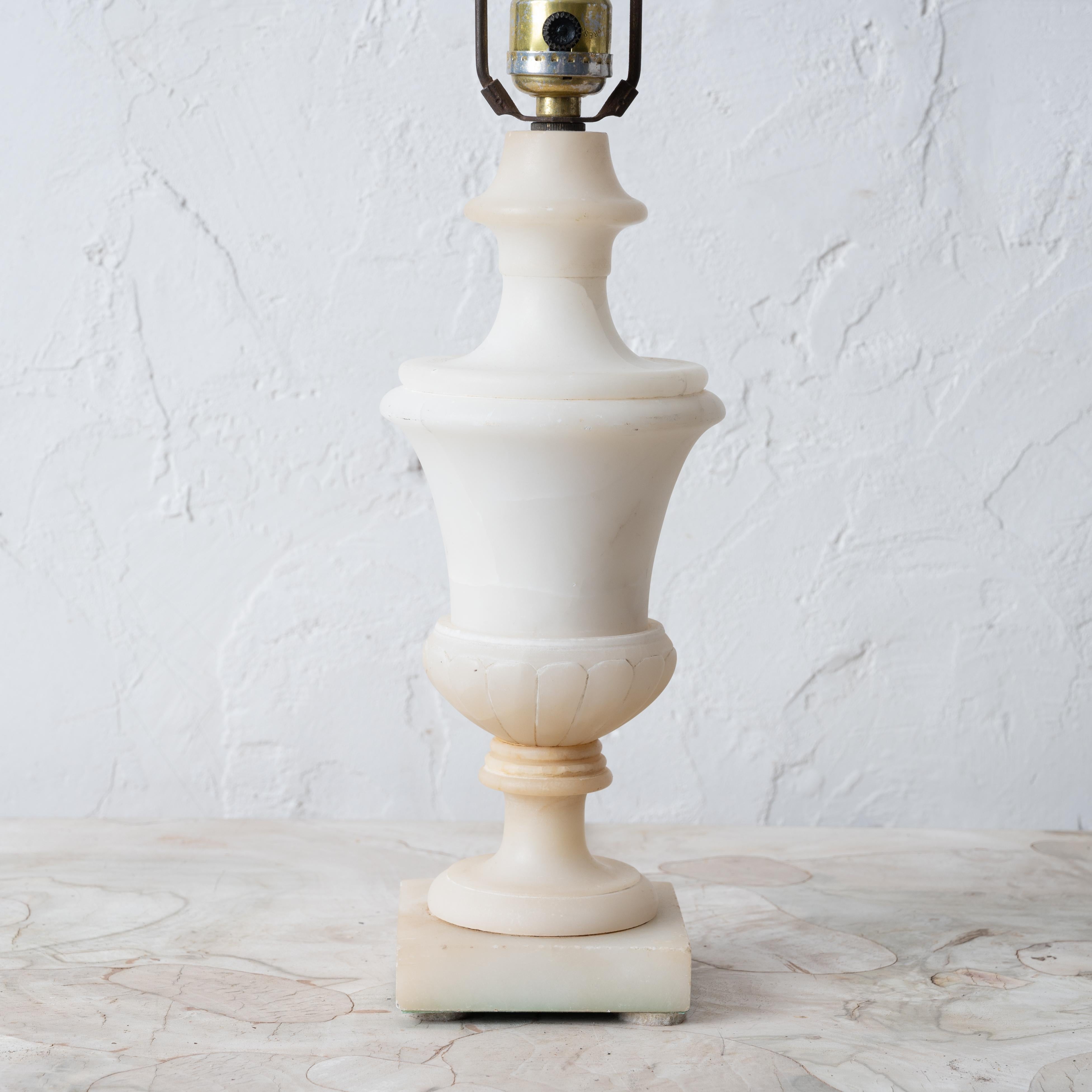 20th Century Italian Alabaster Lamp For Sale