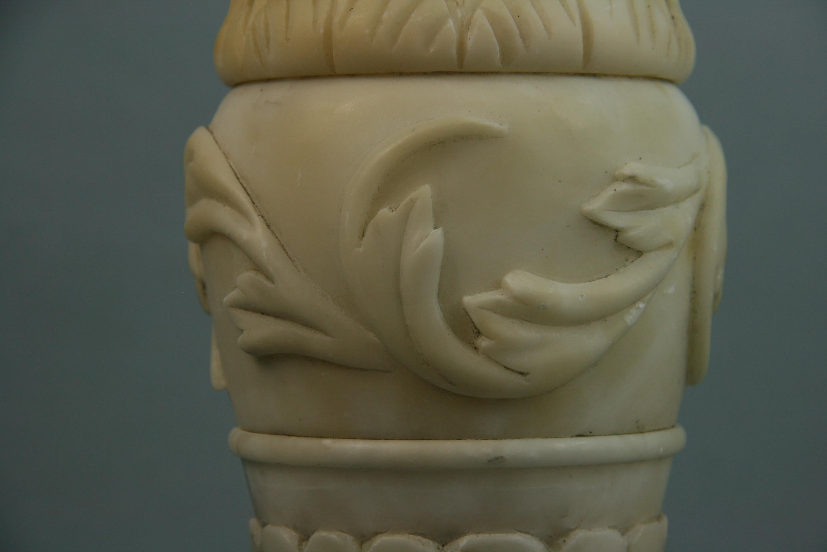 Early 20th Century Italian Alabaster Lamp with Leaf Motif For Sale