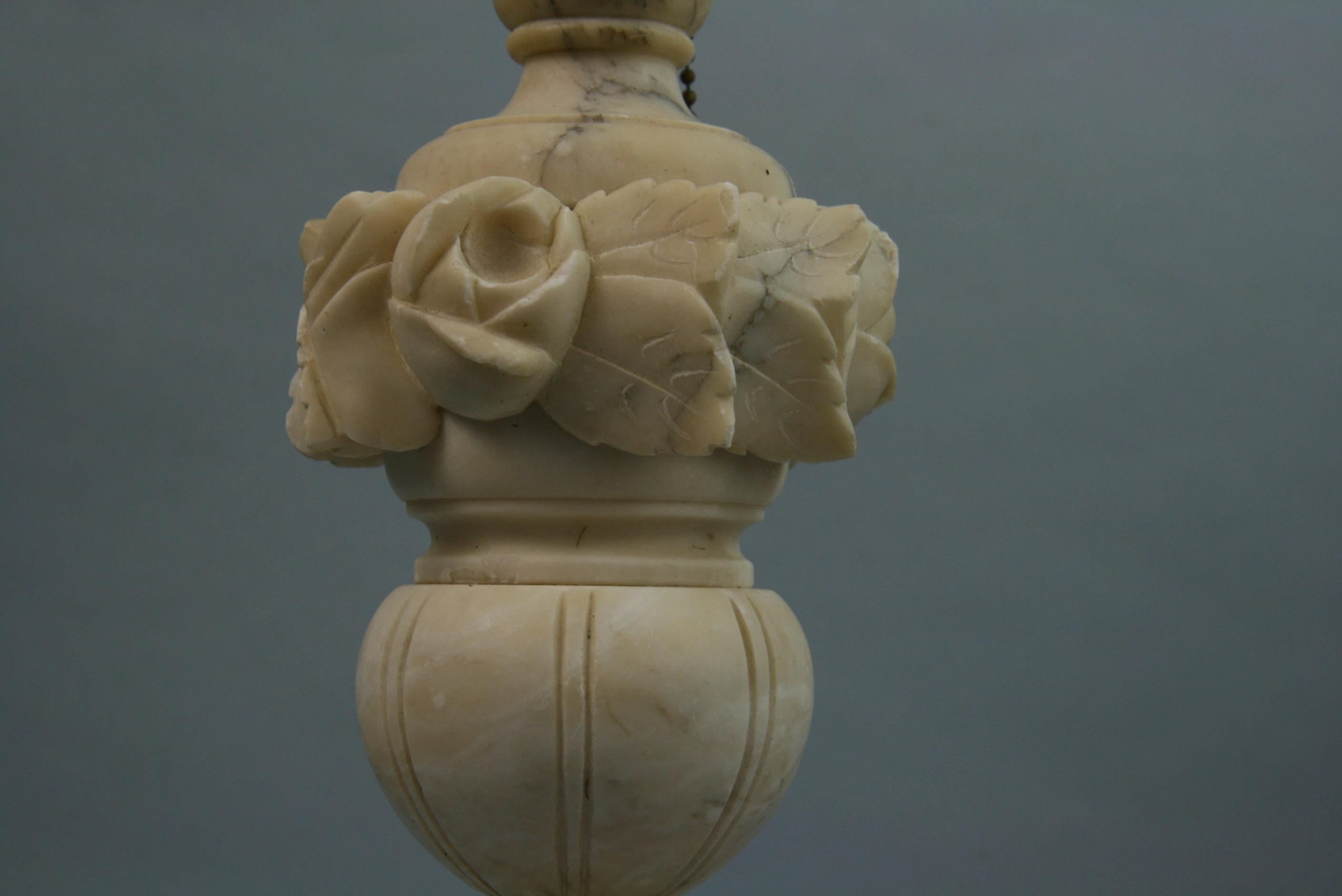 Italian Alabaster Lamp with Rose and Leaf Motif For Sale 2