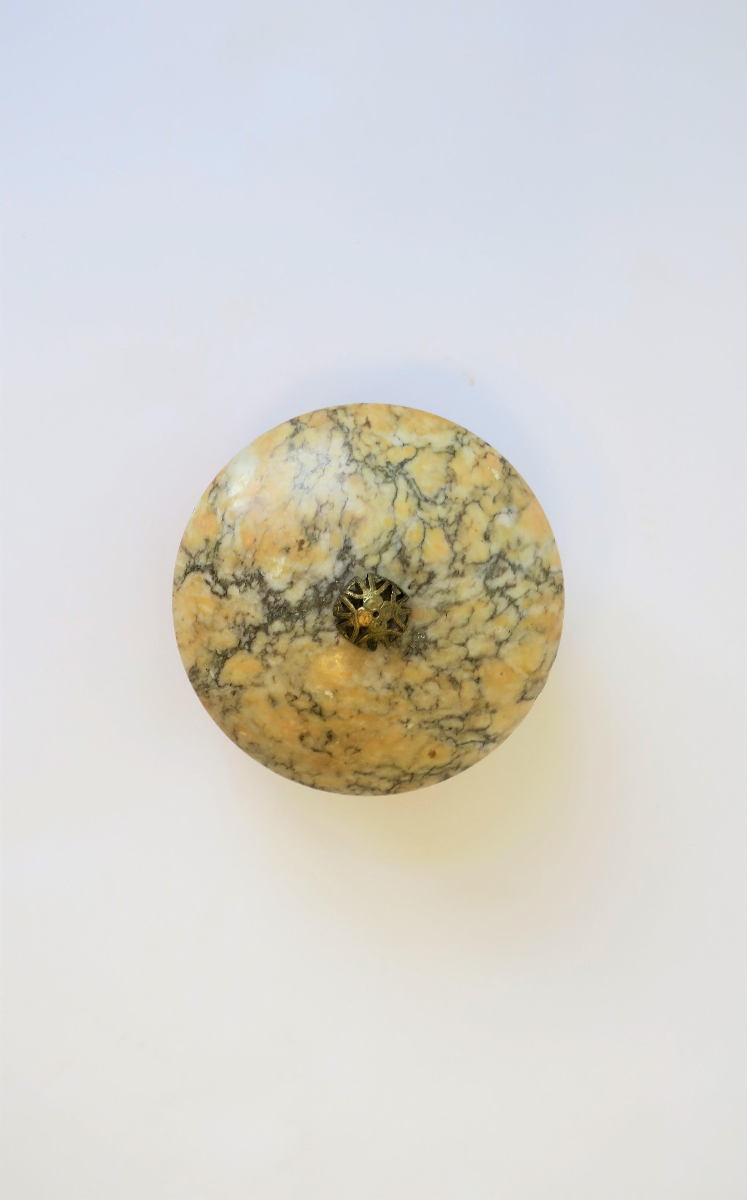Italian Alabaster Marble and Brass Round Box in the Neoclassical Style 3