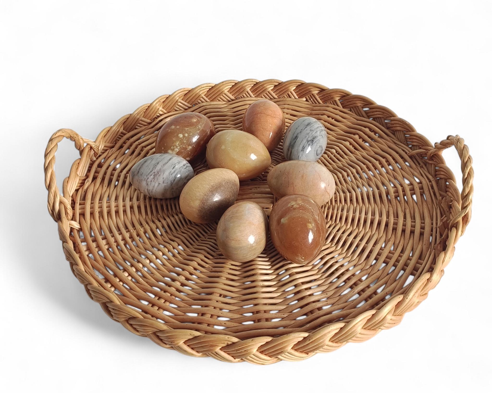 Italian Alabaster Marble and Onix Egg Sculptures, Set of Nine, 1970s en vente 3