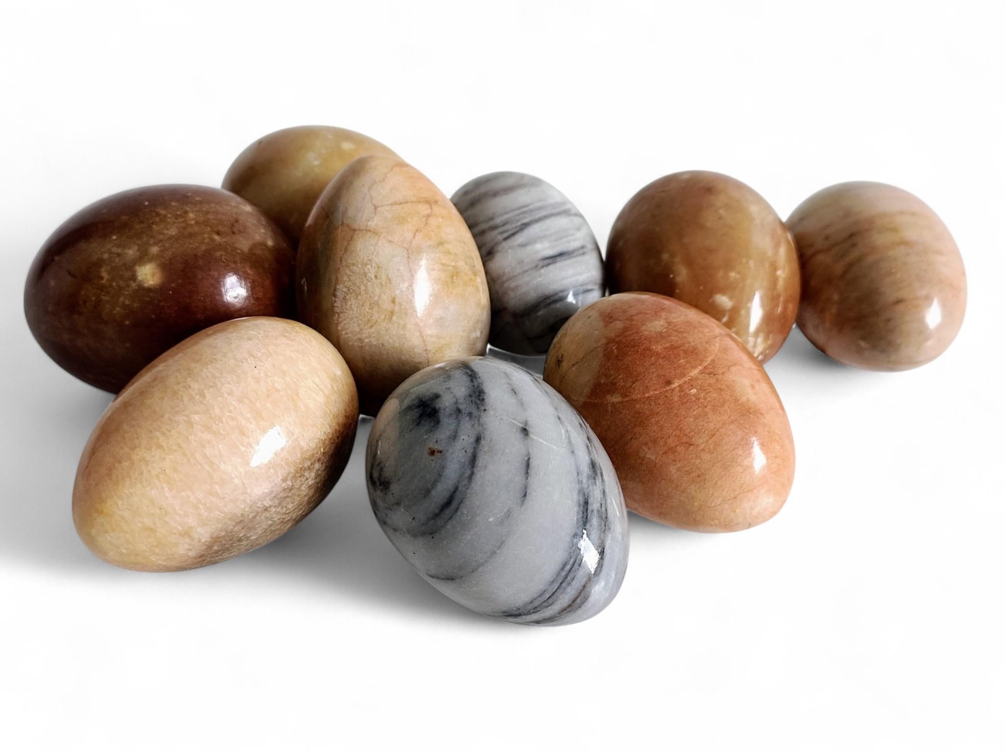 Italian Alabaster Marble and Onix Egg Sculptures, Set of Nine, 1970s en vente 4