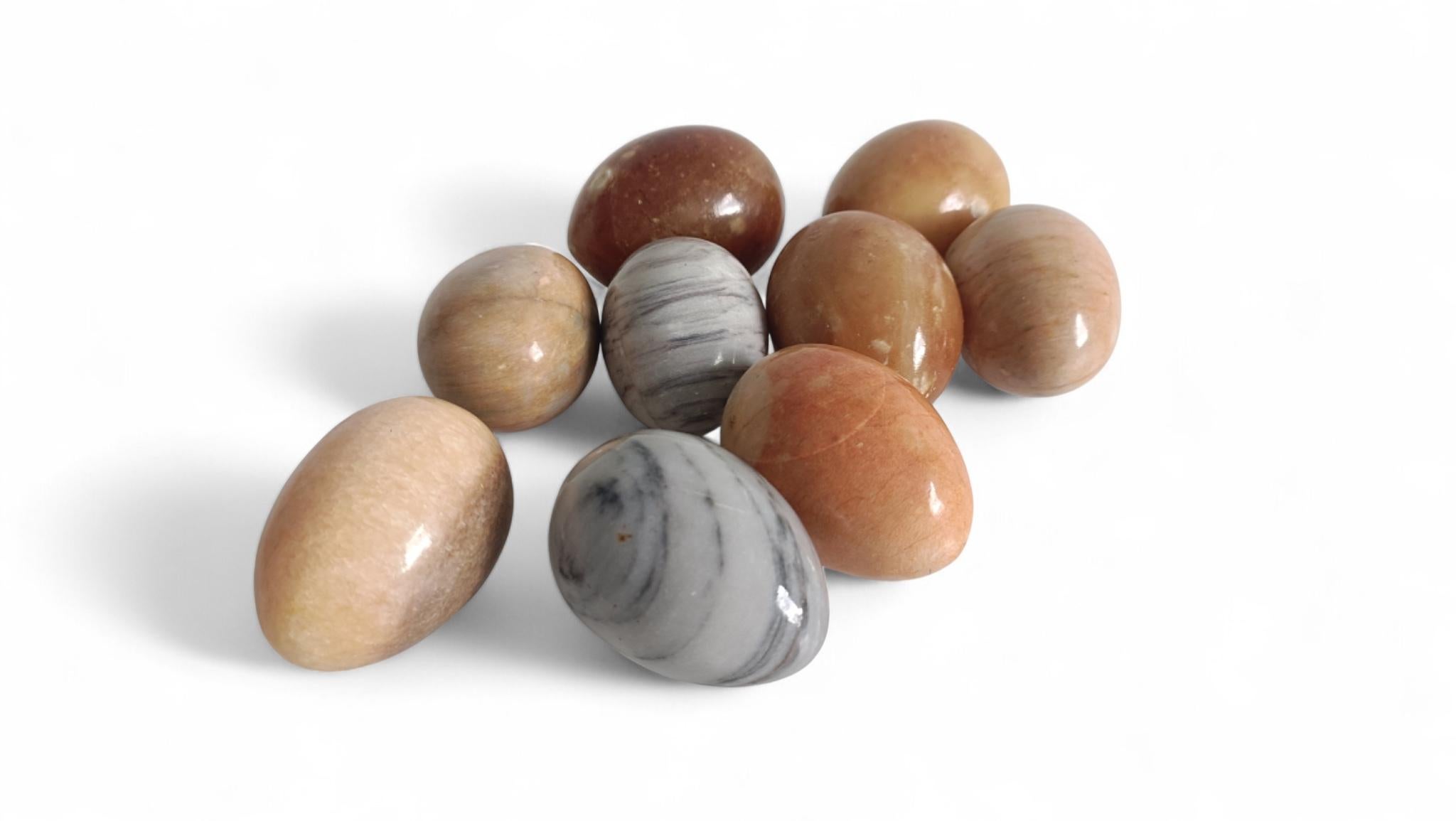 Italian Alabaster Marble and Onix Egg Sculptures, Set of Nine, 1970s en vente 6