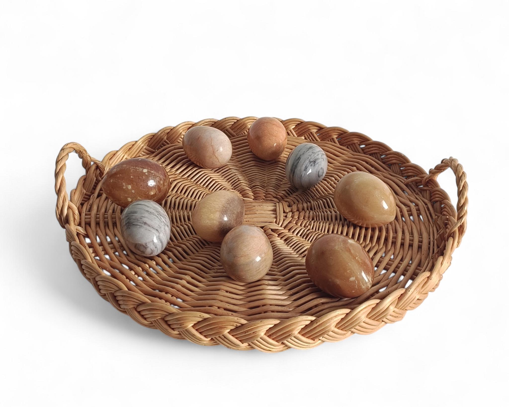 Italian Alabaster Marble and Onix Egg Sculptures, Set of Nine, 1970s en vente 10