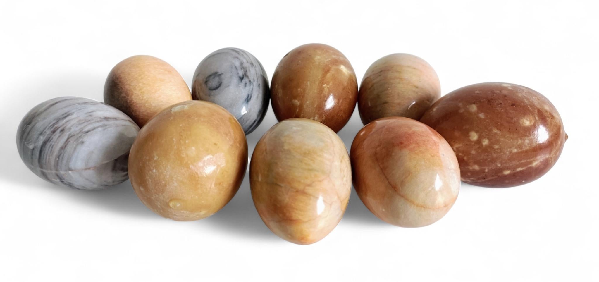 Onyx Italian Alabaster Marble and Onix Egg Sculptures, Set of Nine, 1970s en vente