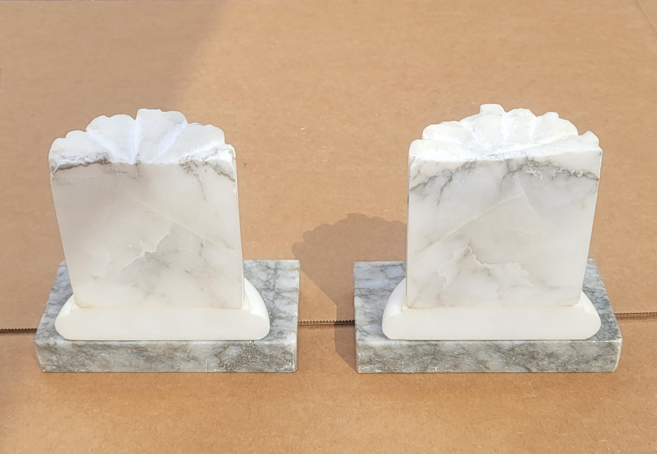 Italian Alabaster Marble Base Column Bookends, a Pair In Good Condition In Germantown, MD