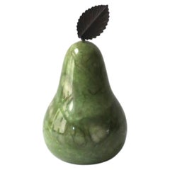 Italienisches Obstperlen-Deko-Objekt oder Buchstütze aus Alabastermarmor mit Blatt