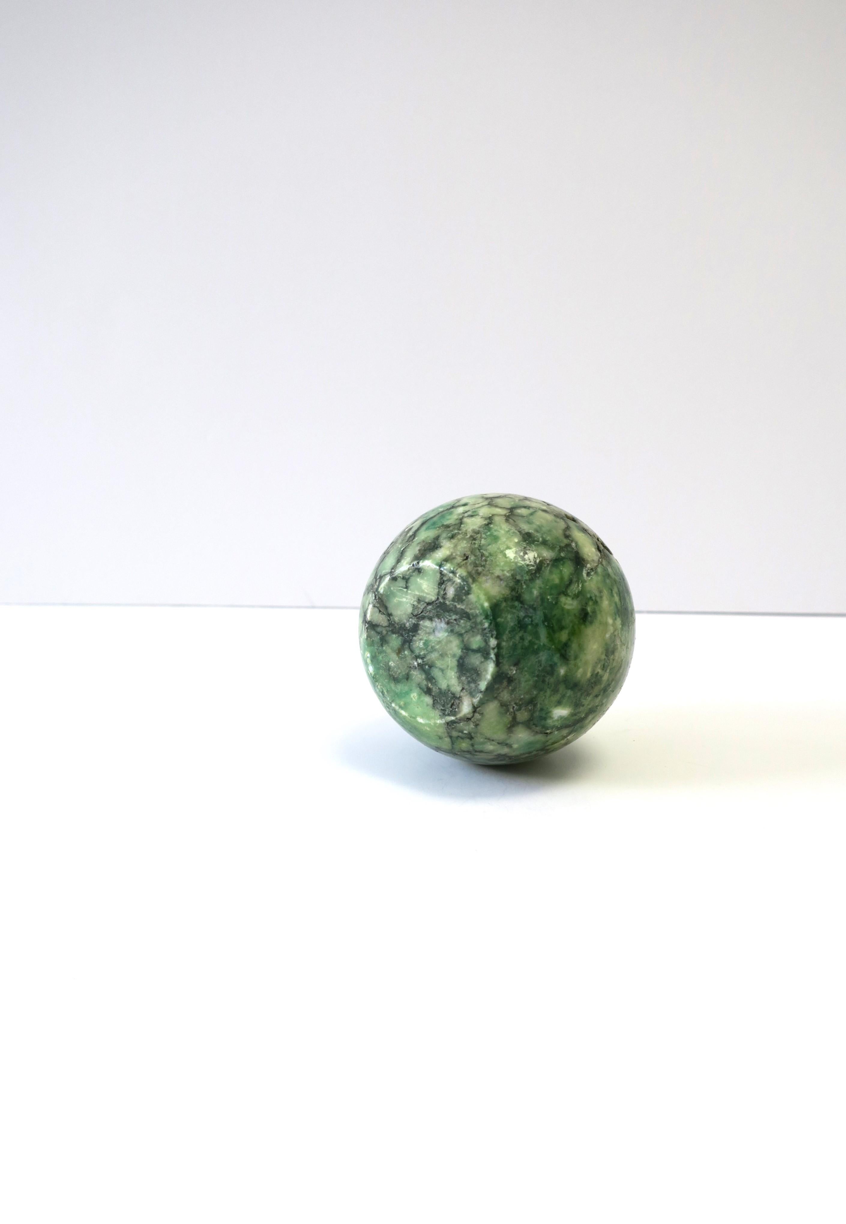Italian Modern Alabaster Marble Sphere or Paperweight in Green and Black  For Sale 2