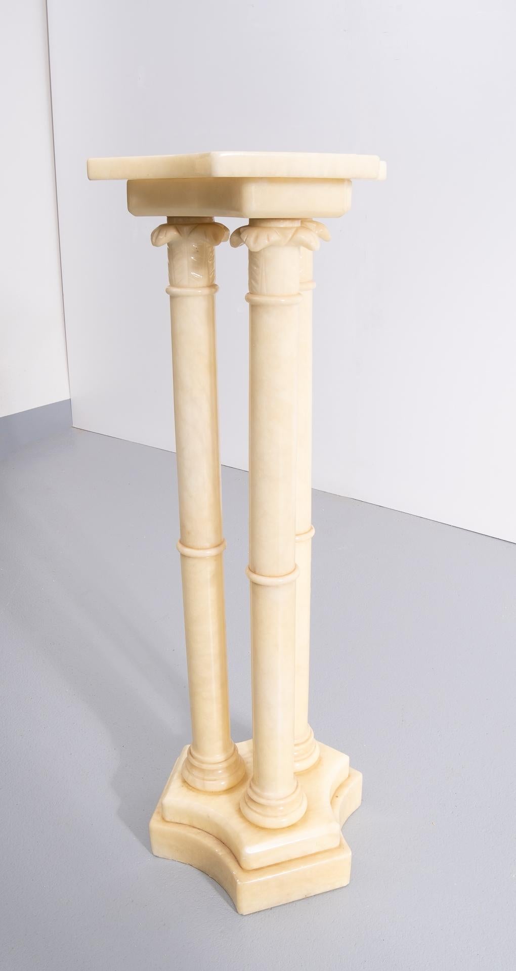 Italian Alabaster Pedestal, 1960s For Sale 1