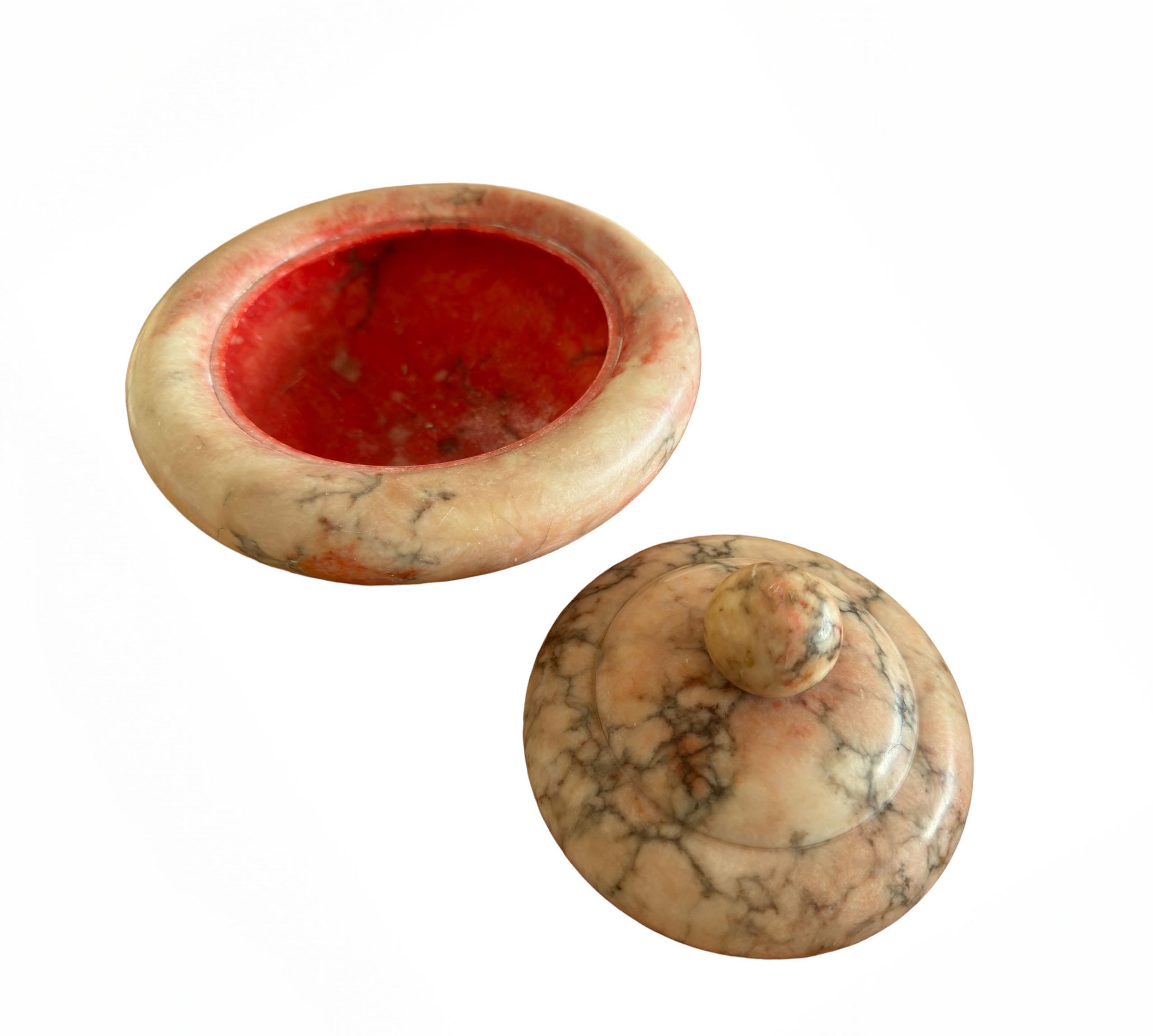 Late 20th Century Italian Alabaster Round Box For Sale
