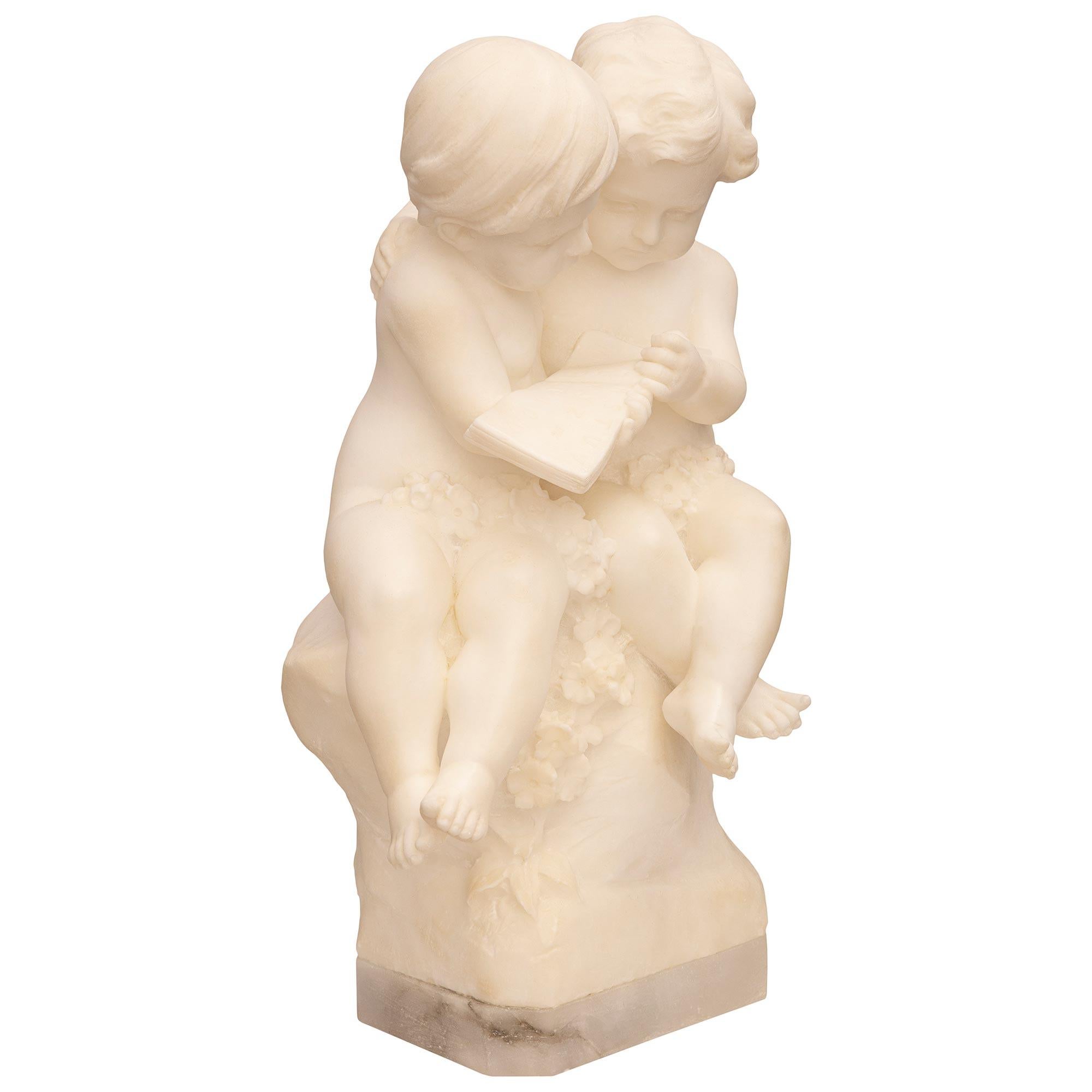Italiano Statua italiana in alabastro di due putti, firmata da E. Battiglia in vendita