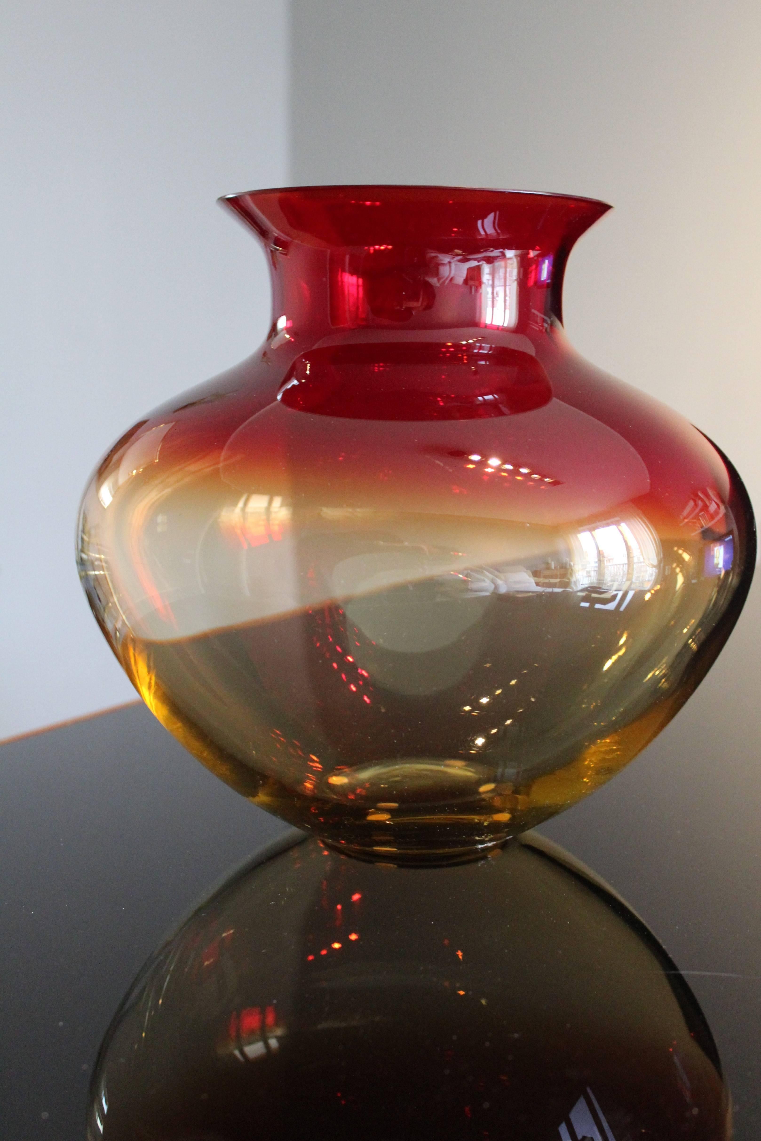 Vase made of Murano glass by 