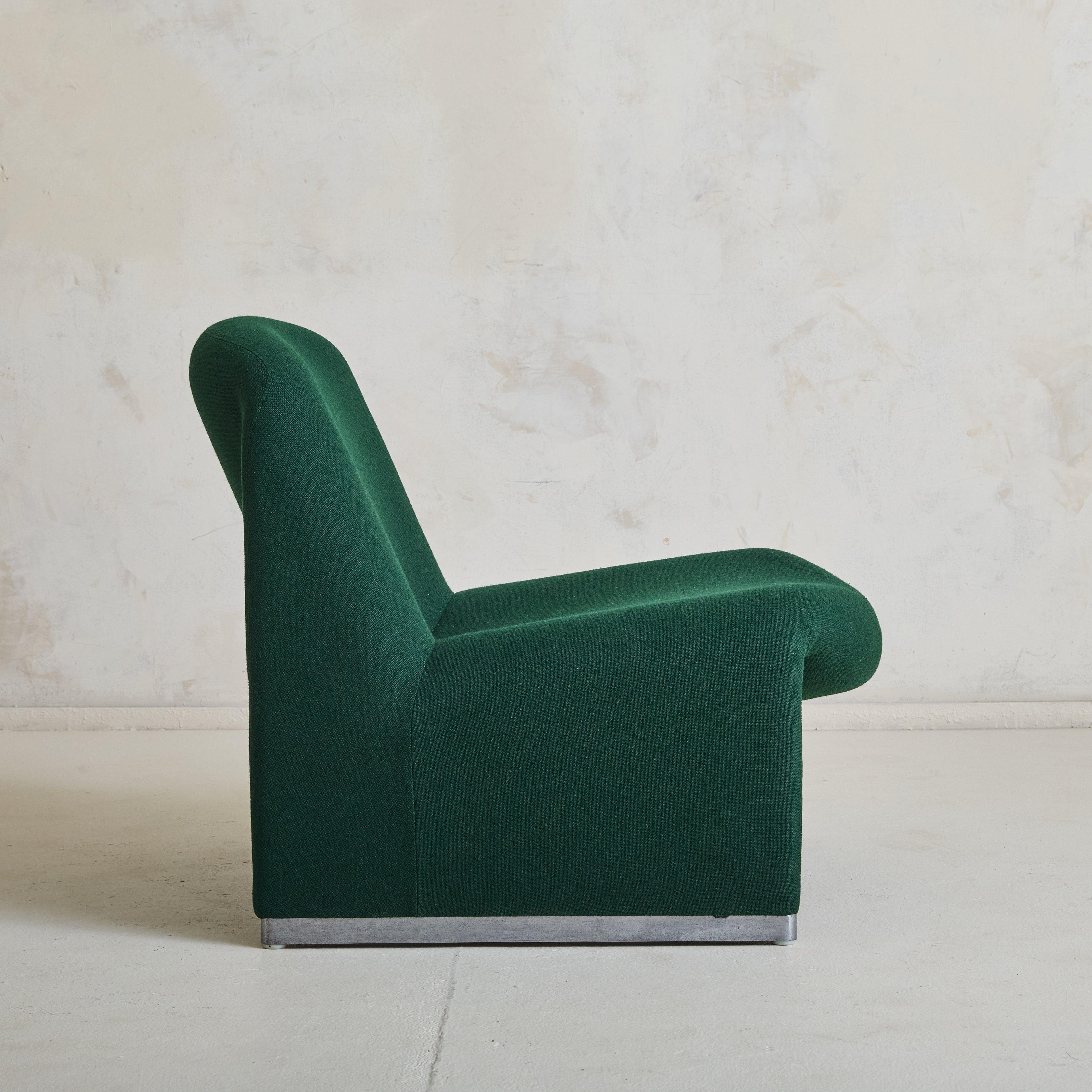 Sold and priced individually.

An Italian ‘Alky’ chair designed by Giancarlo Piretti for Castelli in 1969. The sculptural, modern design was exhibited with the Piretti Collection at NeoCon in 1988. This chair retains its original bottle green