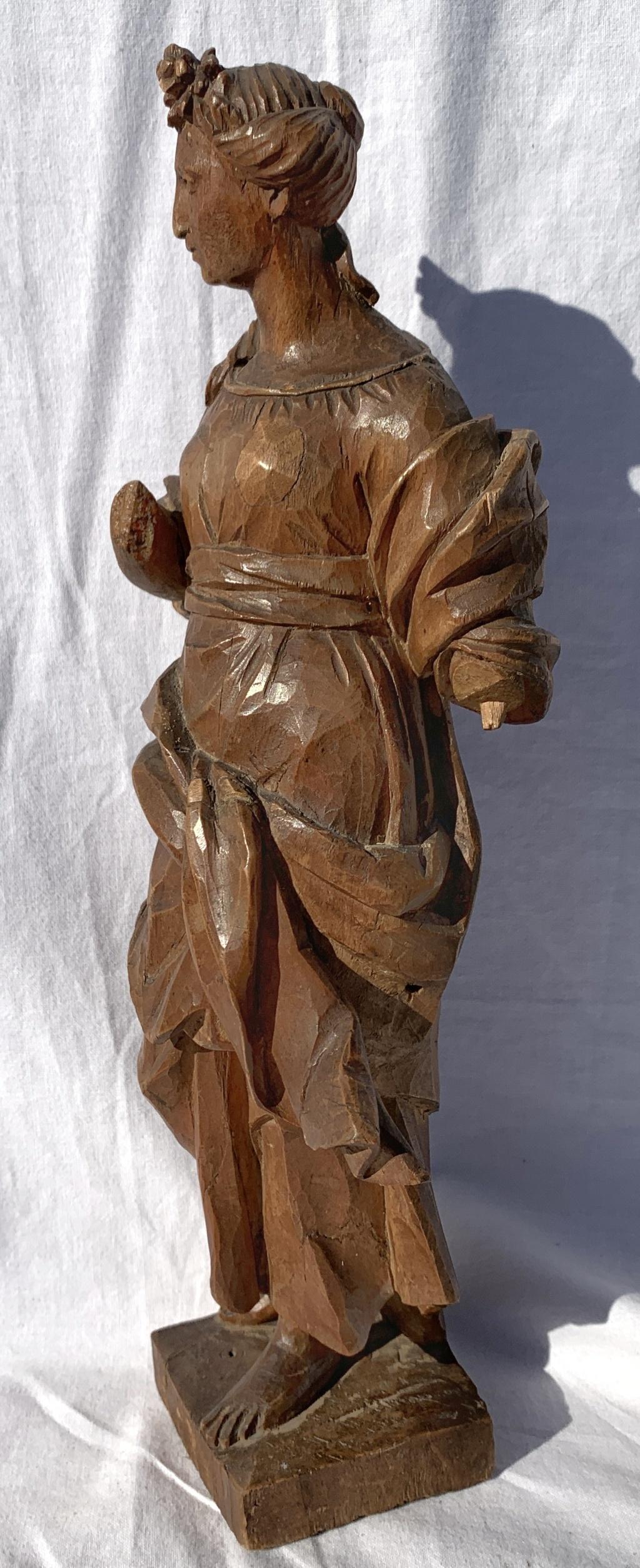 Italian Allegory Wood Sculpture, Venice 18th Century Carved In Good Condition In Varmo, IT