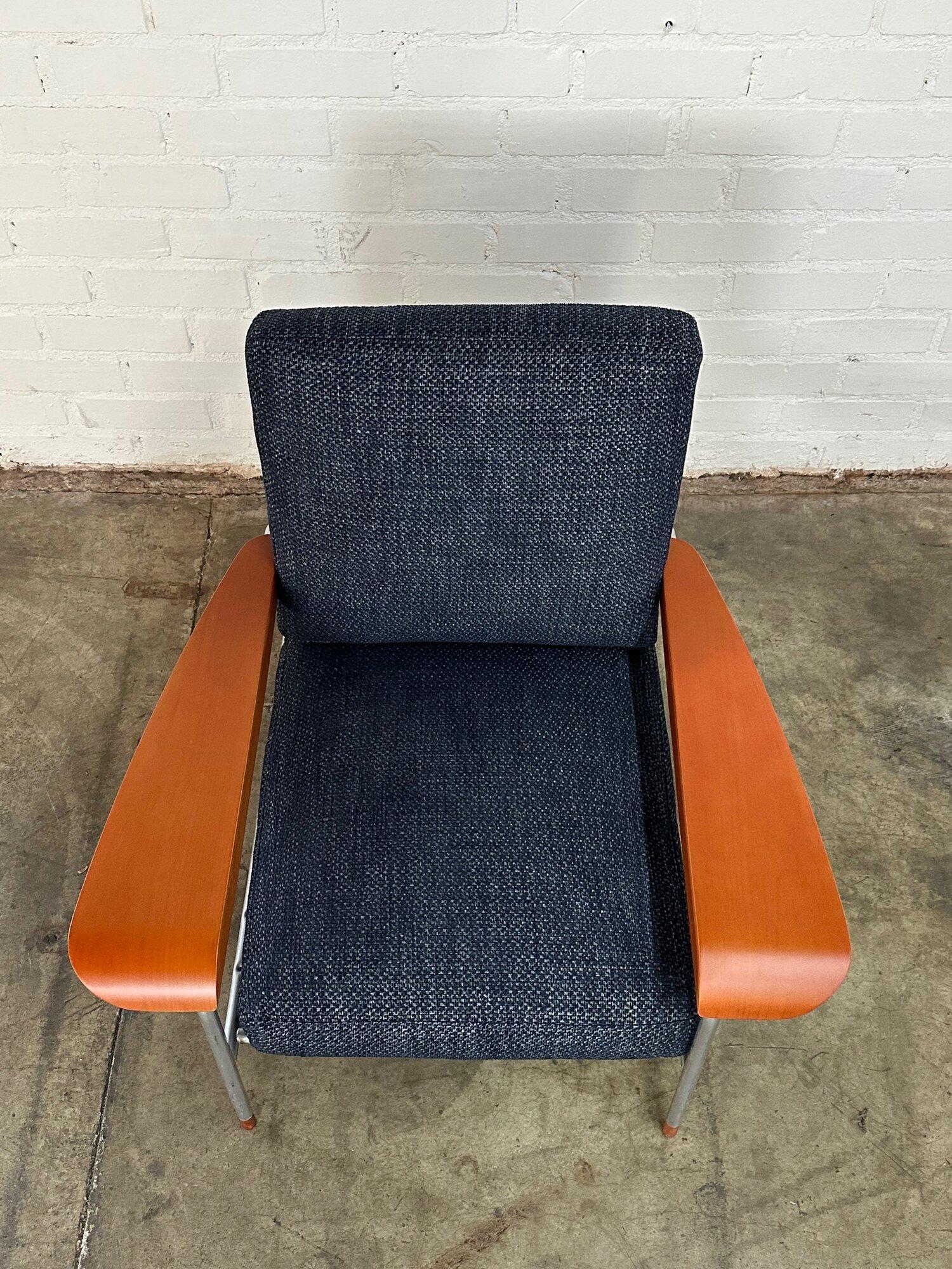 Italian Aluminum Lounge Chair & Ottoman- Set For Sale 4