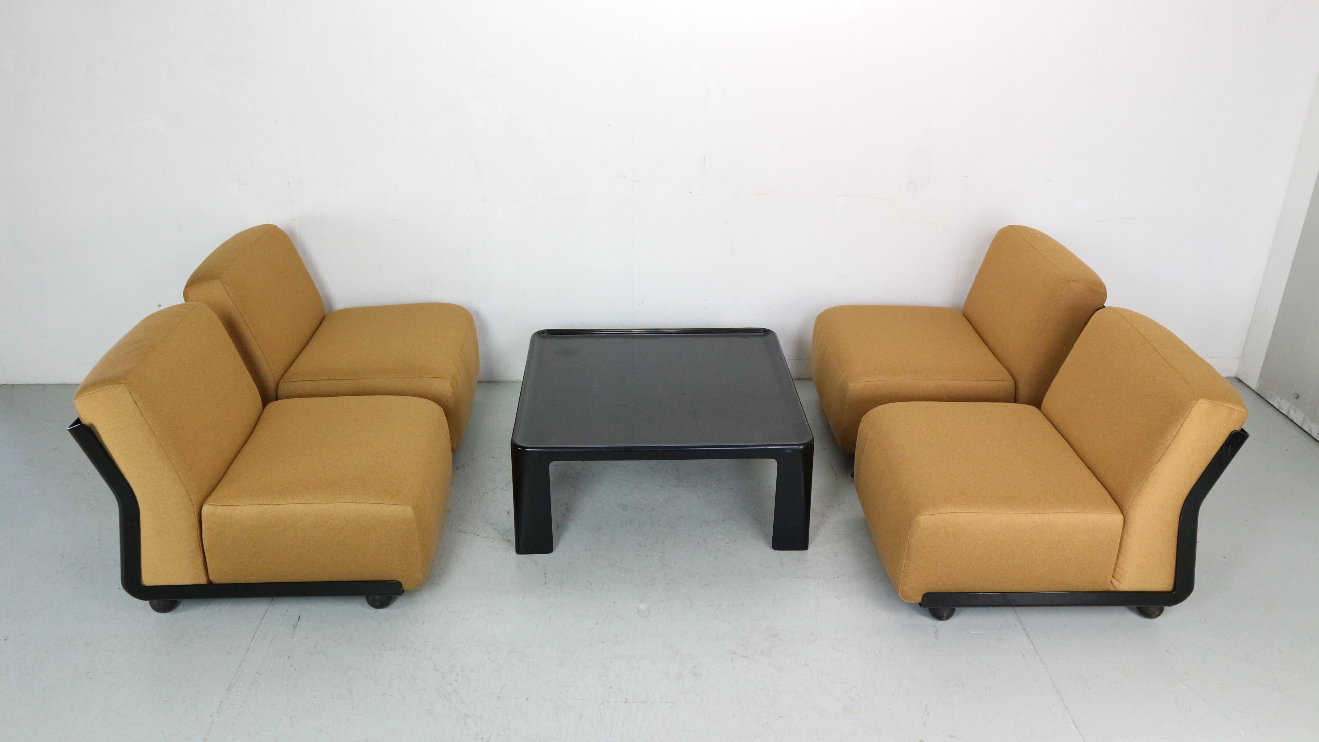 20th Century Italian Amanta 24 Chairs by Mario Bellini for C&B, 1970s For Sale