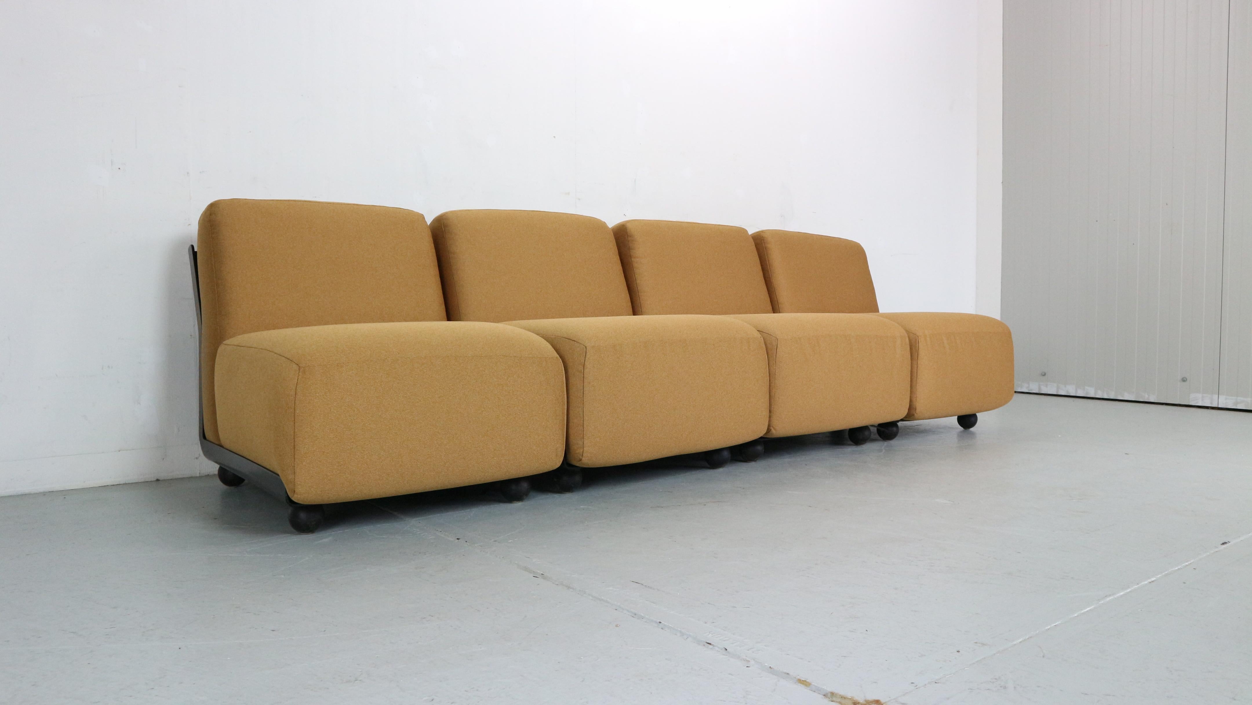 Italian Amanta 24 Chairs by Mario Bellini for C&B, 1970s For Sale 1
