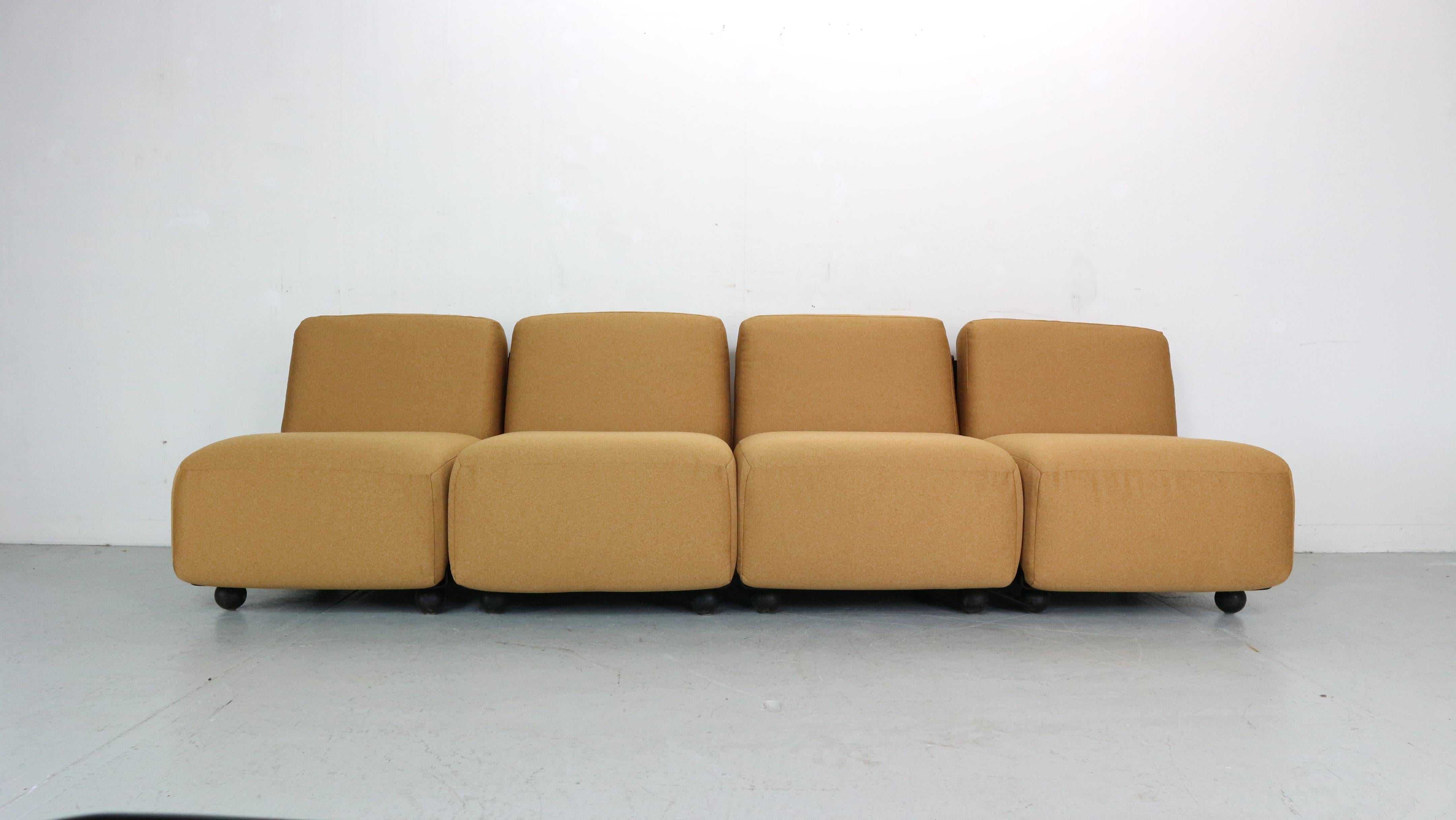 Italian Amanta 24 Chairs by Mario Bellini for C&B, 1970s For Sale 2