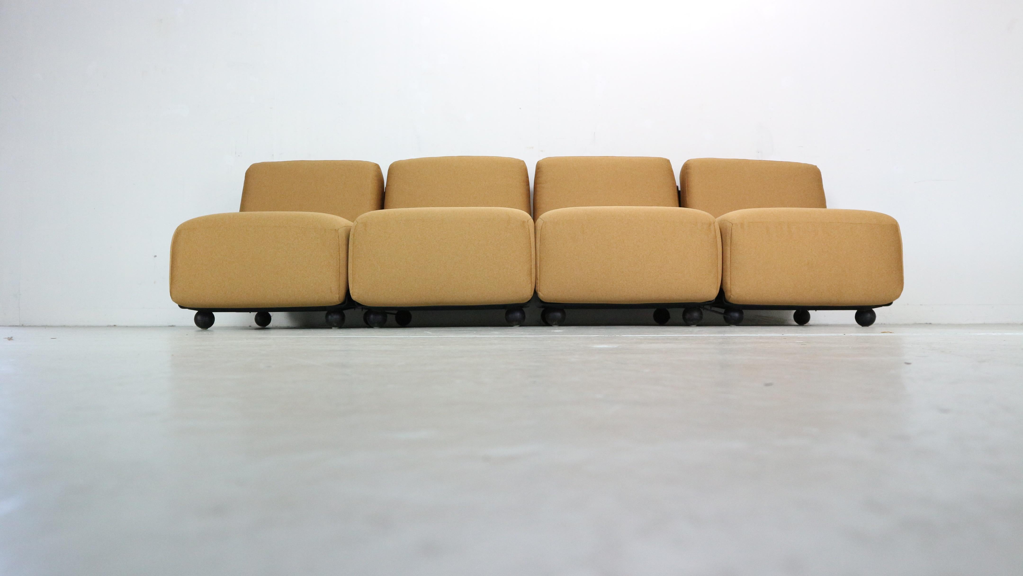 Italian Amanta 24 Chairs by Mario Bellini for C&B, 1970s For Sale 3