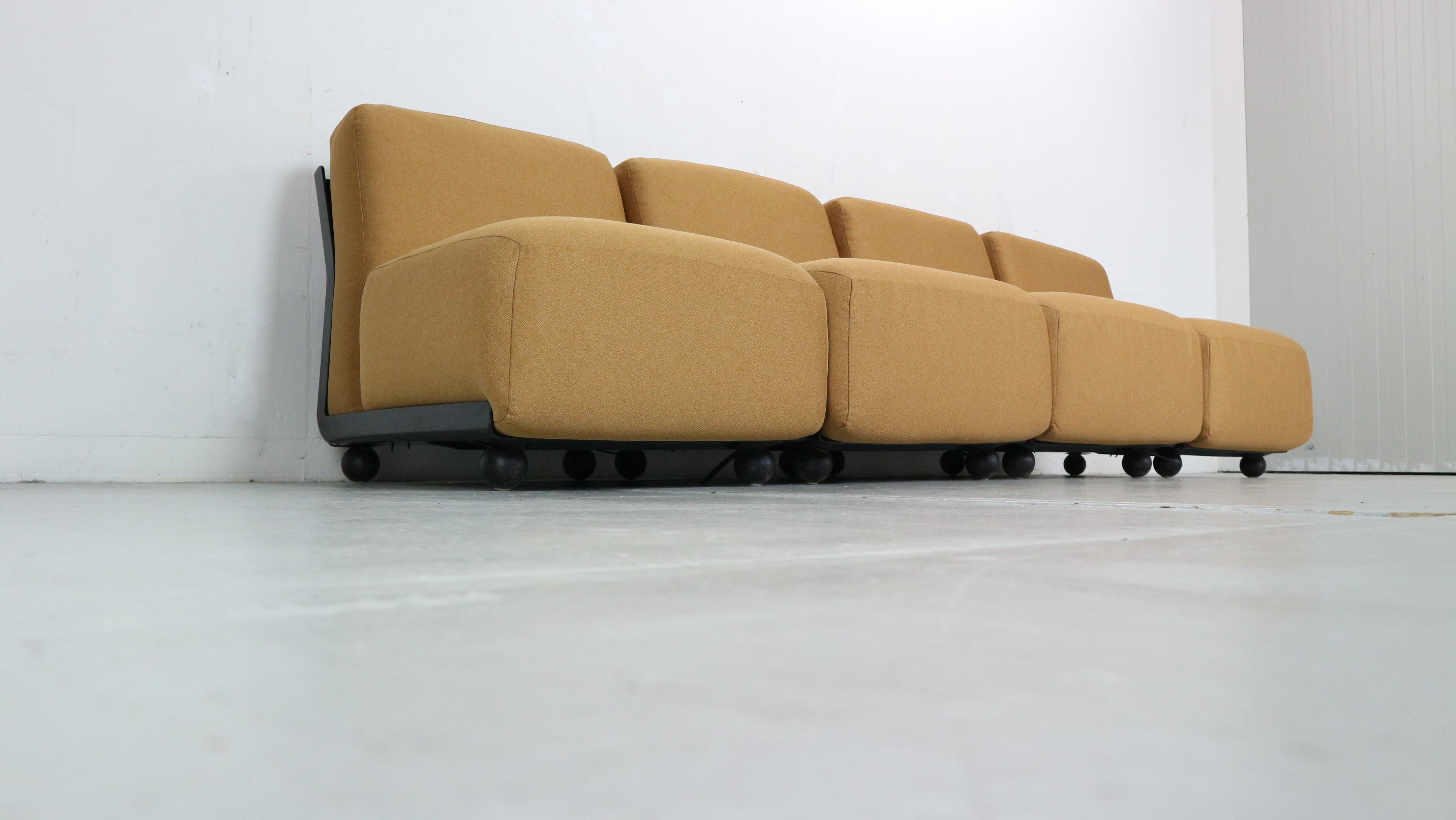 Italian Amanta 24 Chairs by Mario Bellini for C&B, 1970s For Sale 4