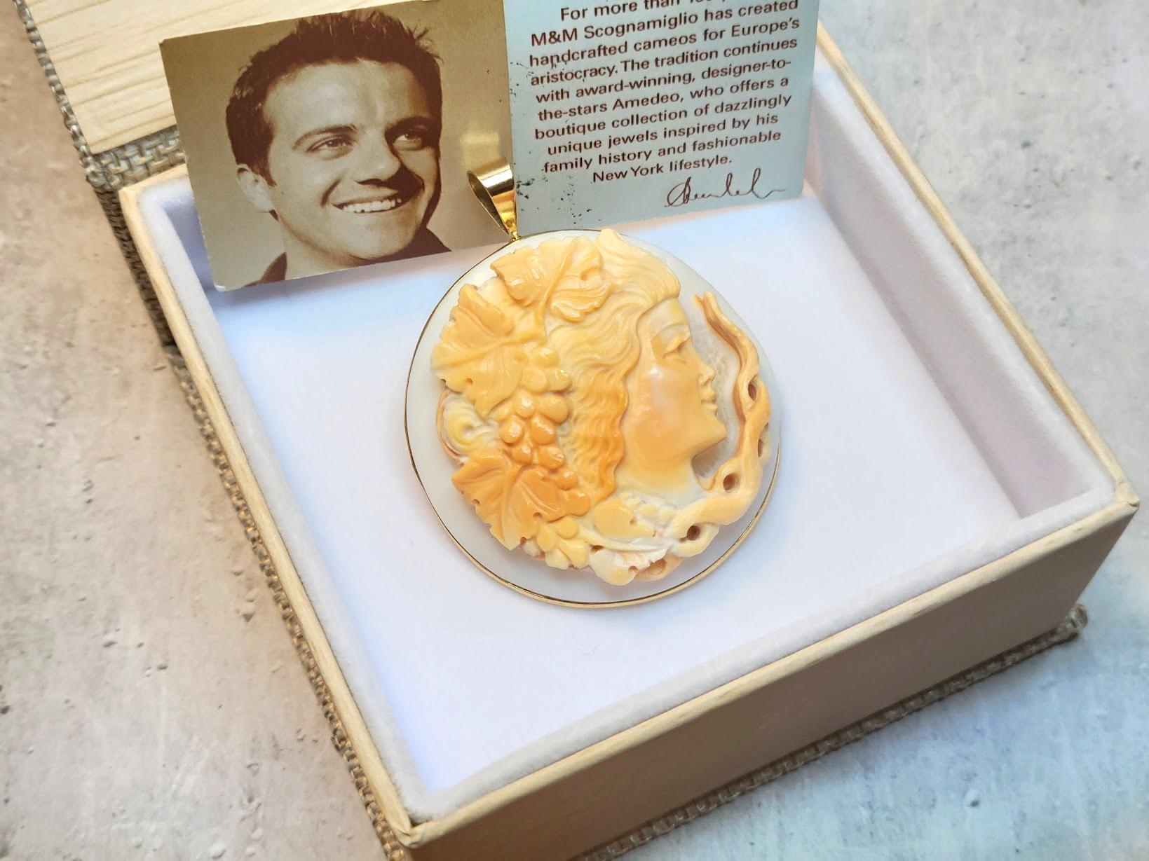 Women's or Men's Amedeo Italian Shell Cameo 14K Gold Pendant Brooch For Sale