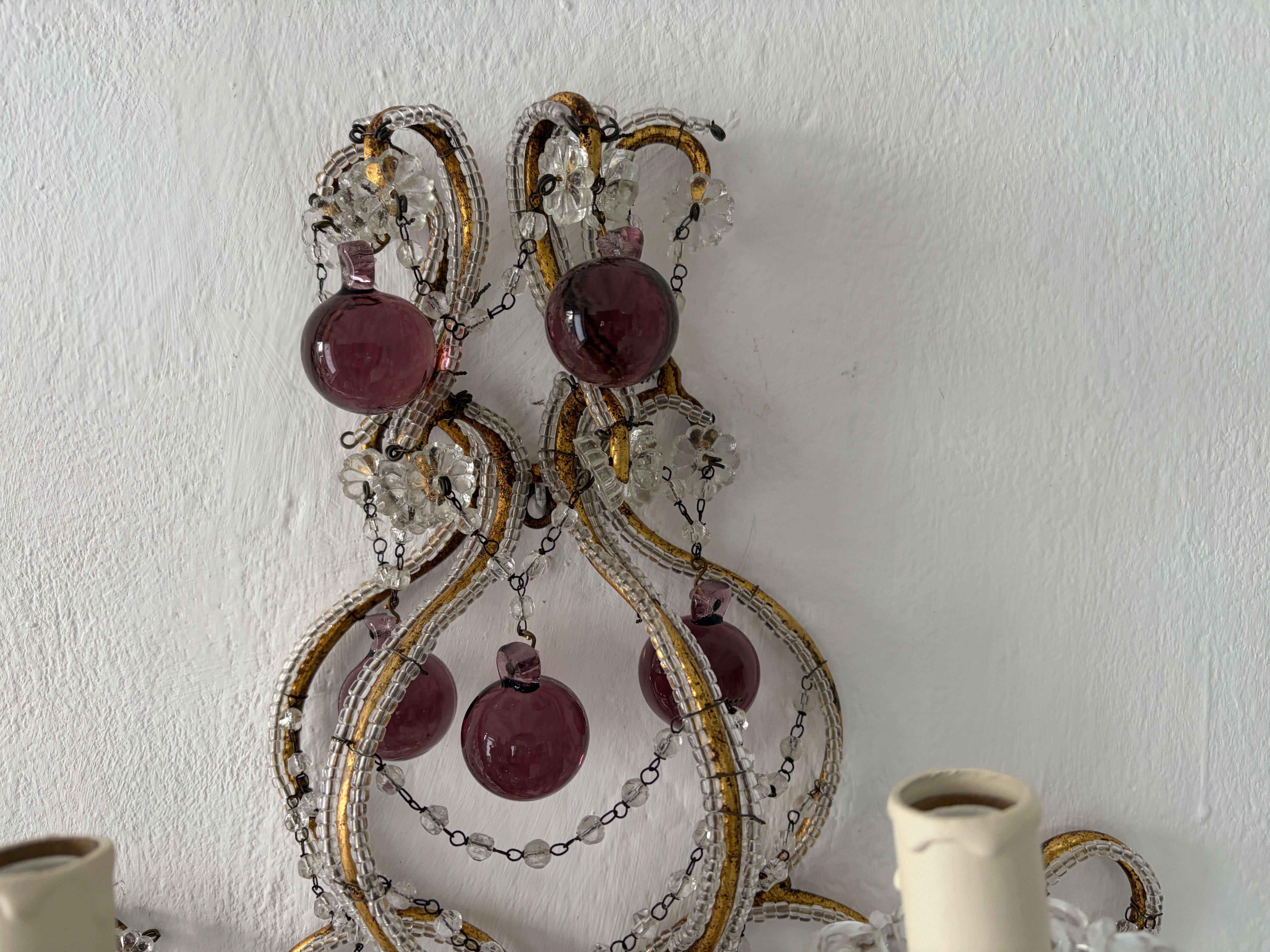 Amatista Italiana Murano Gotas y Bolas Apliques de Cuentas Atados a Mano Swag Cristales mediados del siglo XX en venta