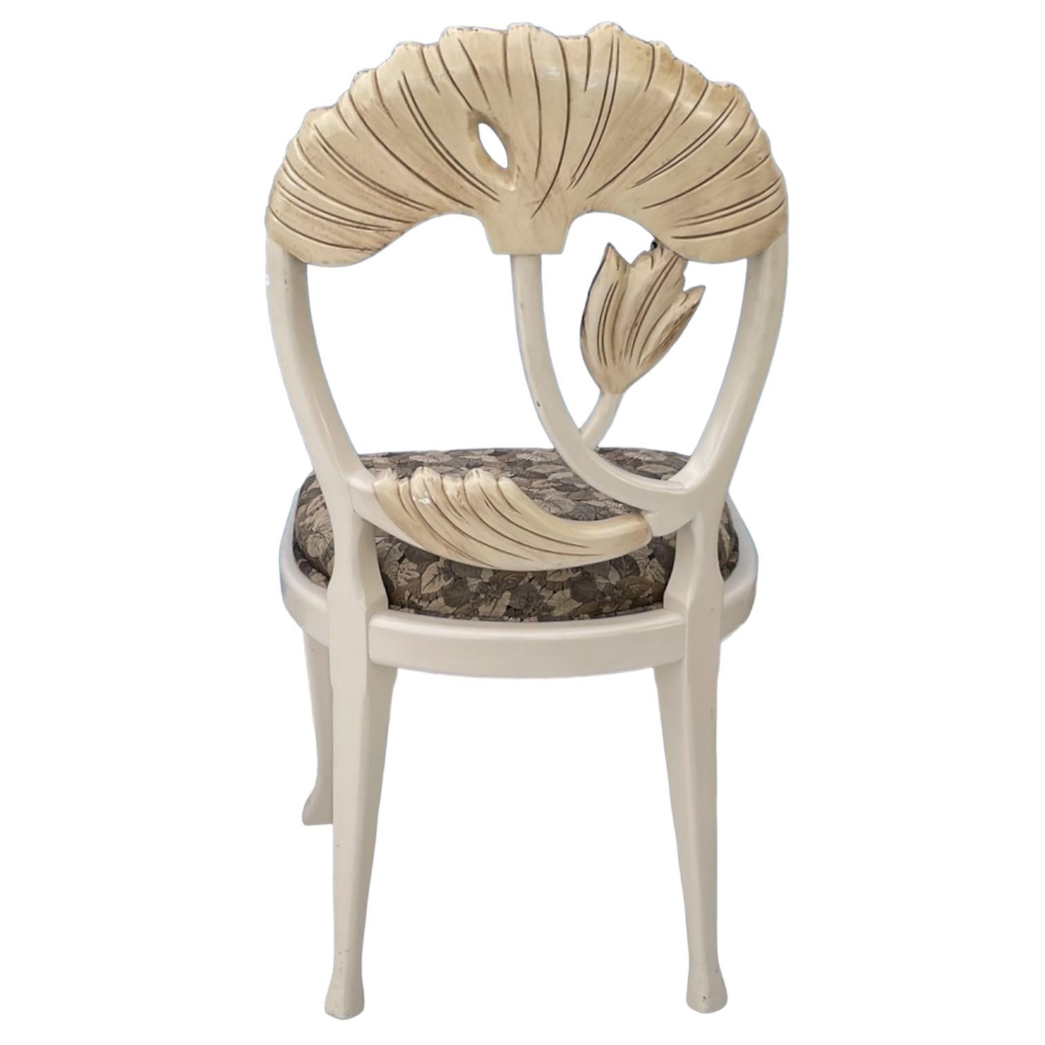 Tissu d'ameublement Chaises de salle à manger italiennes Andre Originals Lotus sculpté en bois de style Art Nouveau - S/8 en vente