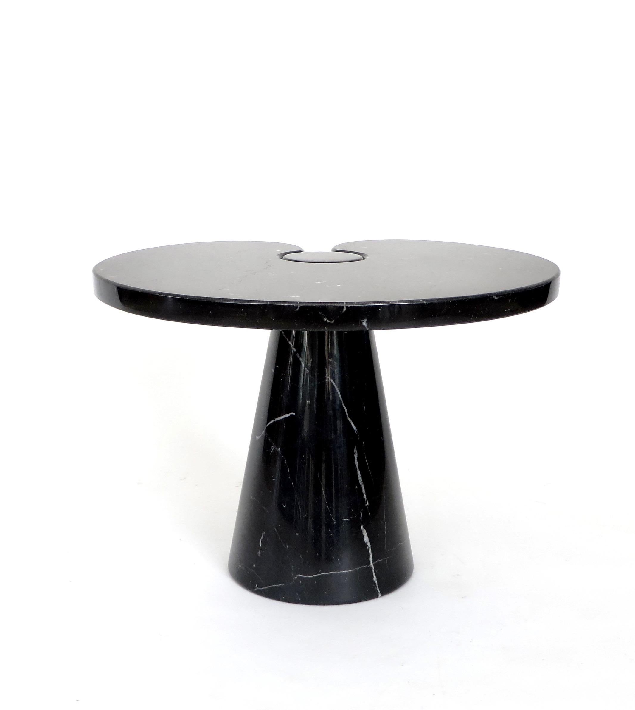 Italian Angelo Mangiarotti vintage low Eros side table in Marquina Nero marble.
Skipper series, 1971.
Beautiful black Mangiarotti table with nice veining, no chips or restorations.
     