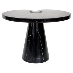 Mesa auxiliar baja italiana Angelo Mangiarotti Eros de mármol negro marquina
