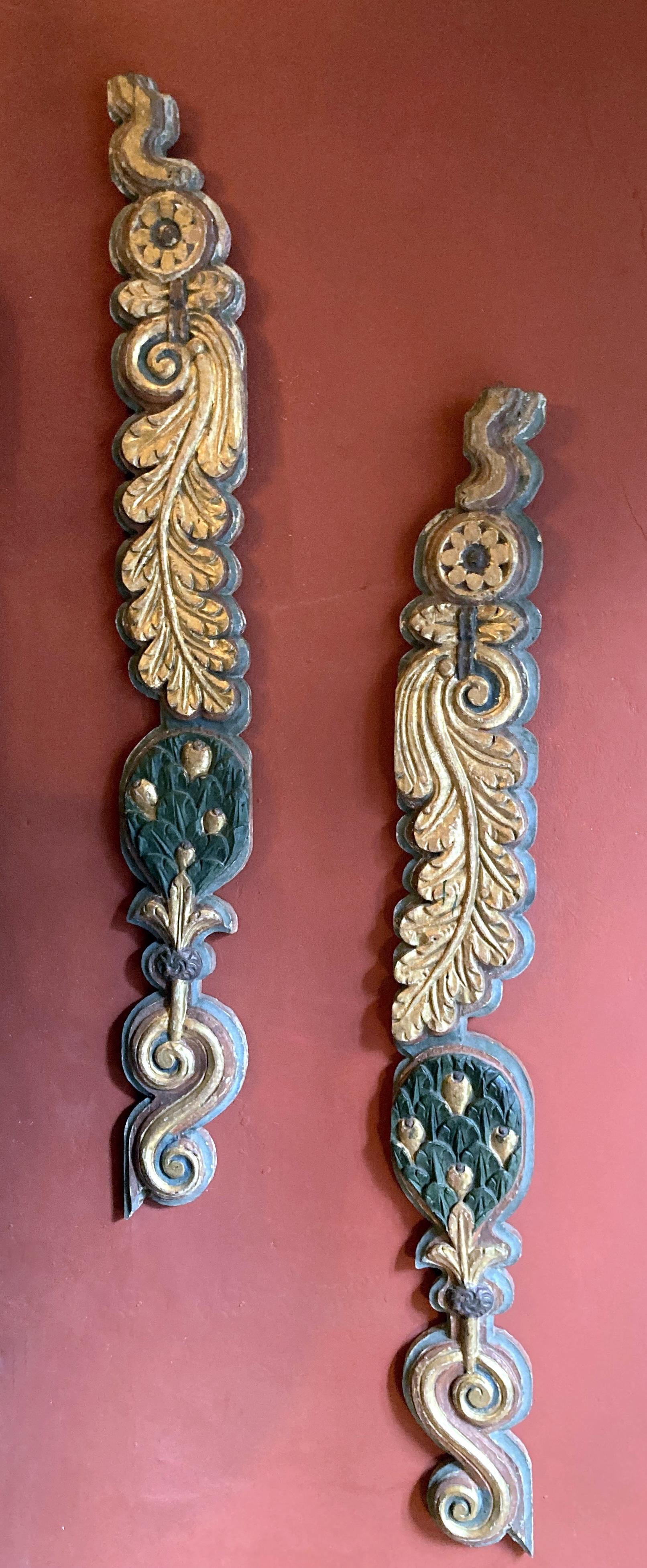 Frises de piliers italiennes anciennes du 18ème siècle sculptées à la main et peintes en polychrome en vente 8