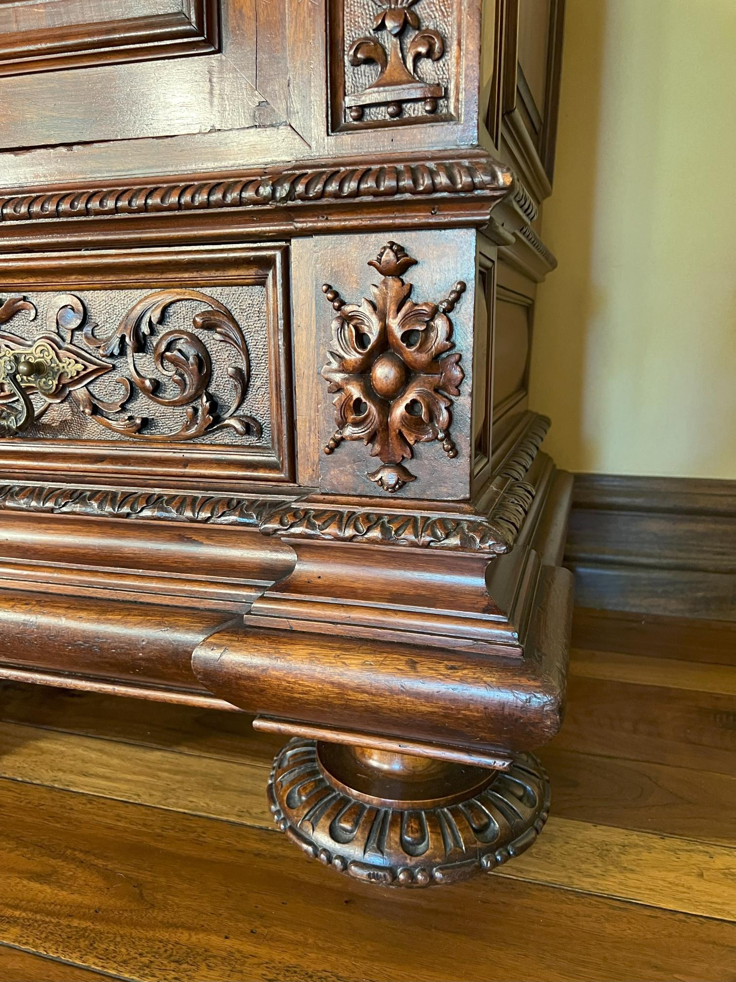 Armoire antico italiano del XIX secolo in stile rinascimentale di alta qualità in vendita 9