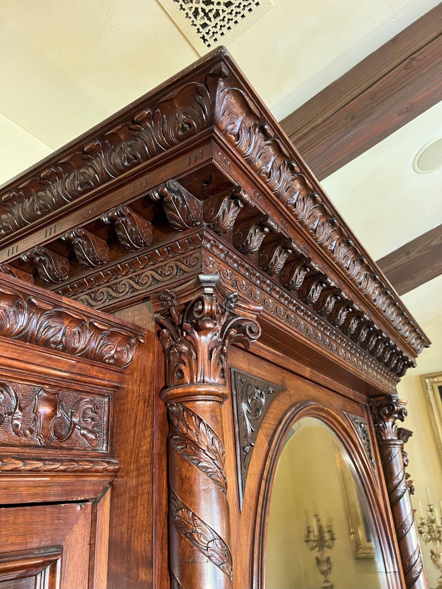 Armoire antico italiano del XIX secolo in stile rinascimentale di alta qualità In condizioni buone in vendita a Encinitas, CA