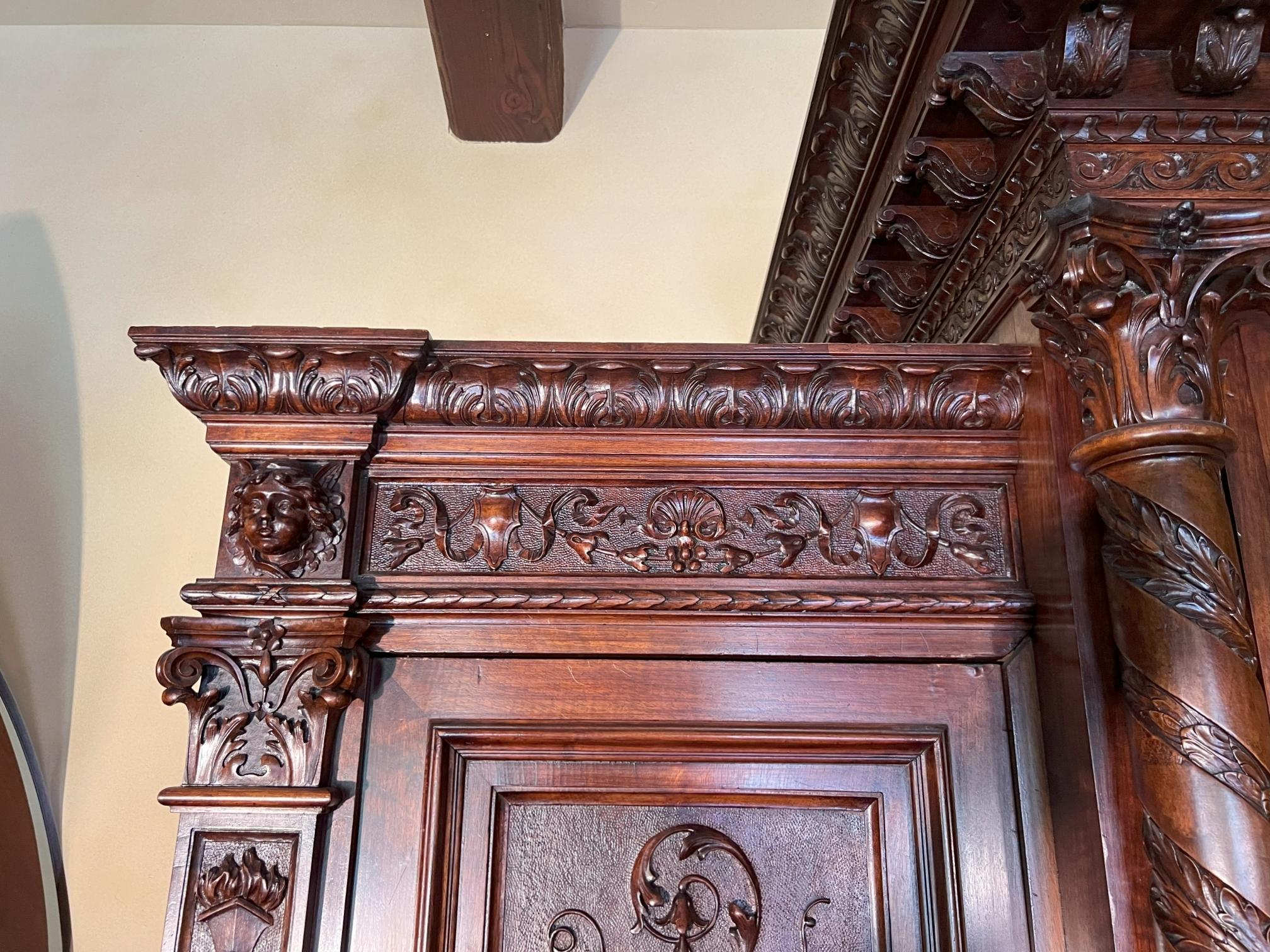 Noce Armoire antico italiano del XIX secolo in stile rinascimentale di alta qualità in vendita