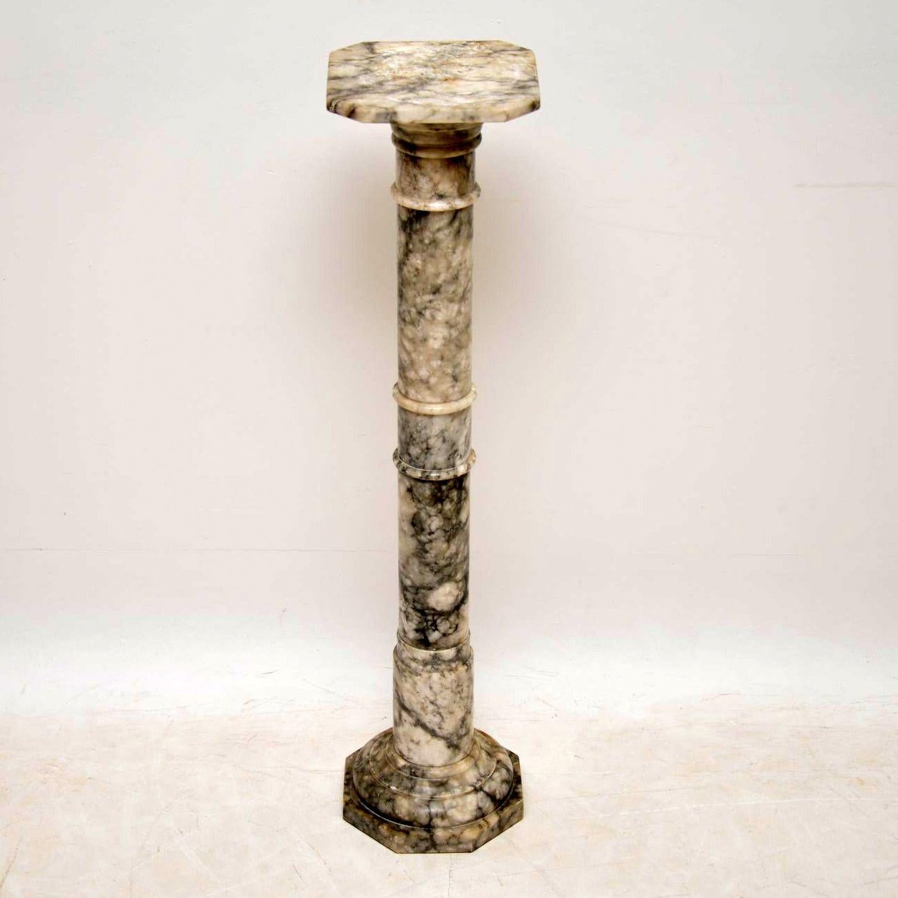 Antique Italian alabaster column in good original condition and dating from circa 1930s period. Could probably benefit from a good clean.

Measures: Width – 9 inches, 23 cm
Height – 39 inches, 98 cm.