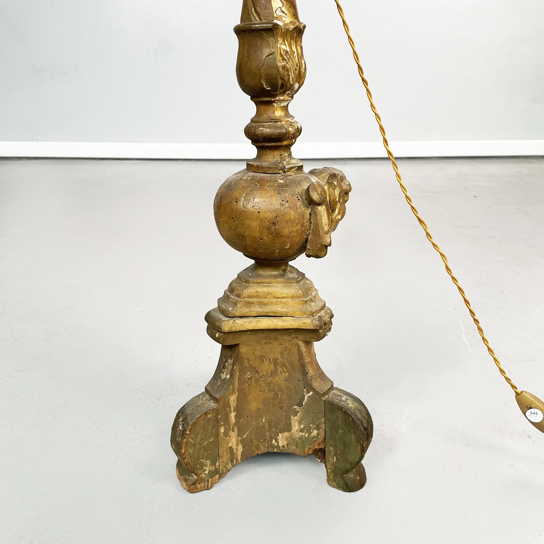 Italian Antique Candelabra Lamps in Gold Painted Wood and Beige Fabric, 1800s For Sale 8