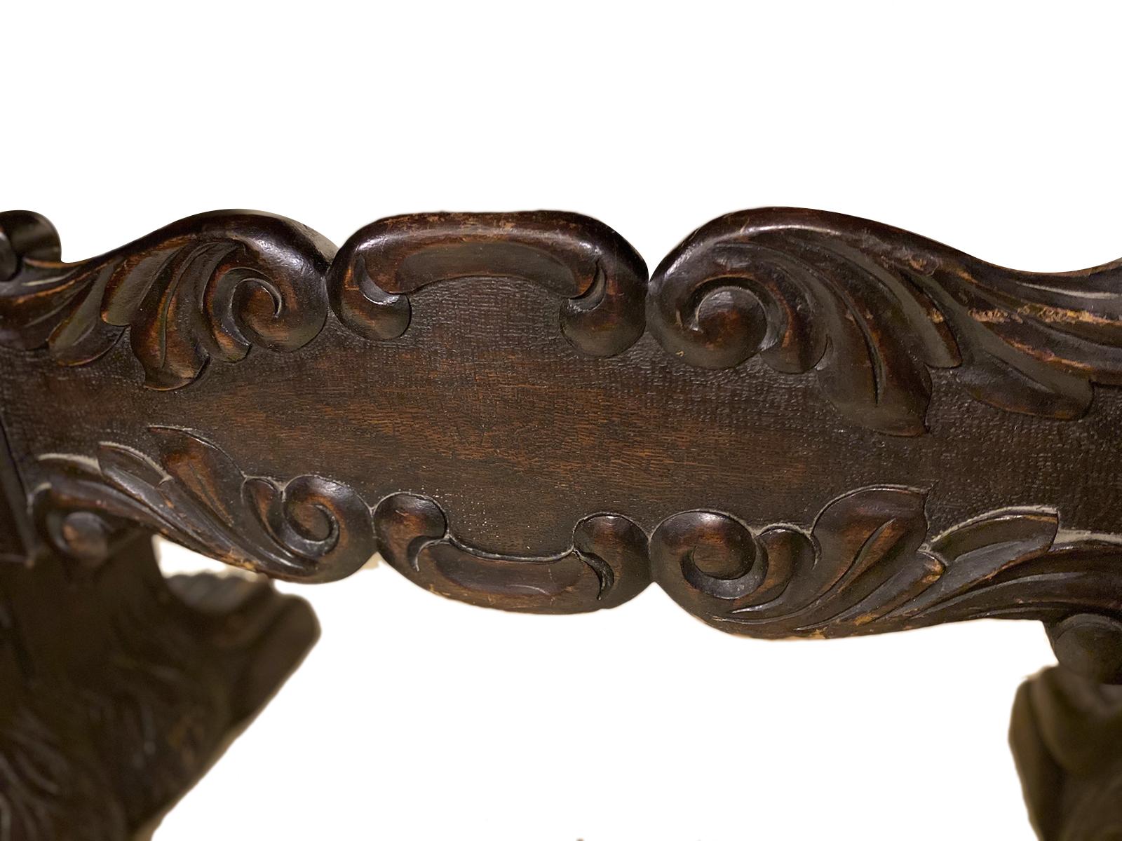 Italian Antique Carved Wood Table In Good Condition For Sale In New York, NY