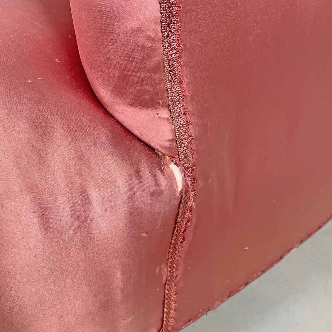 Italian antique chaise longue in pink satin and golden wood with armrests, 1800s For Sale 5