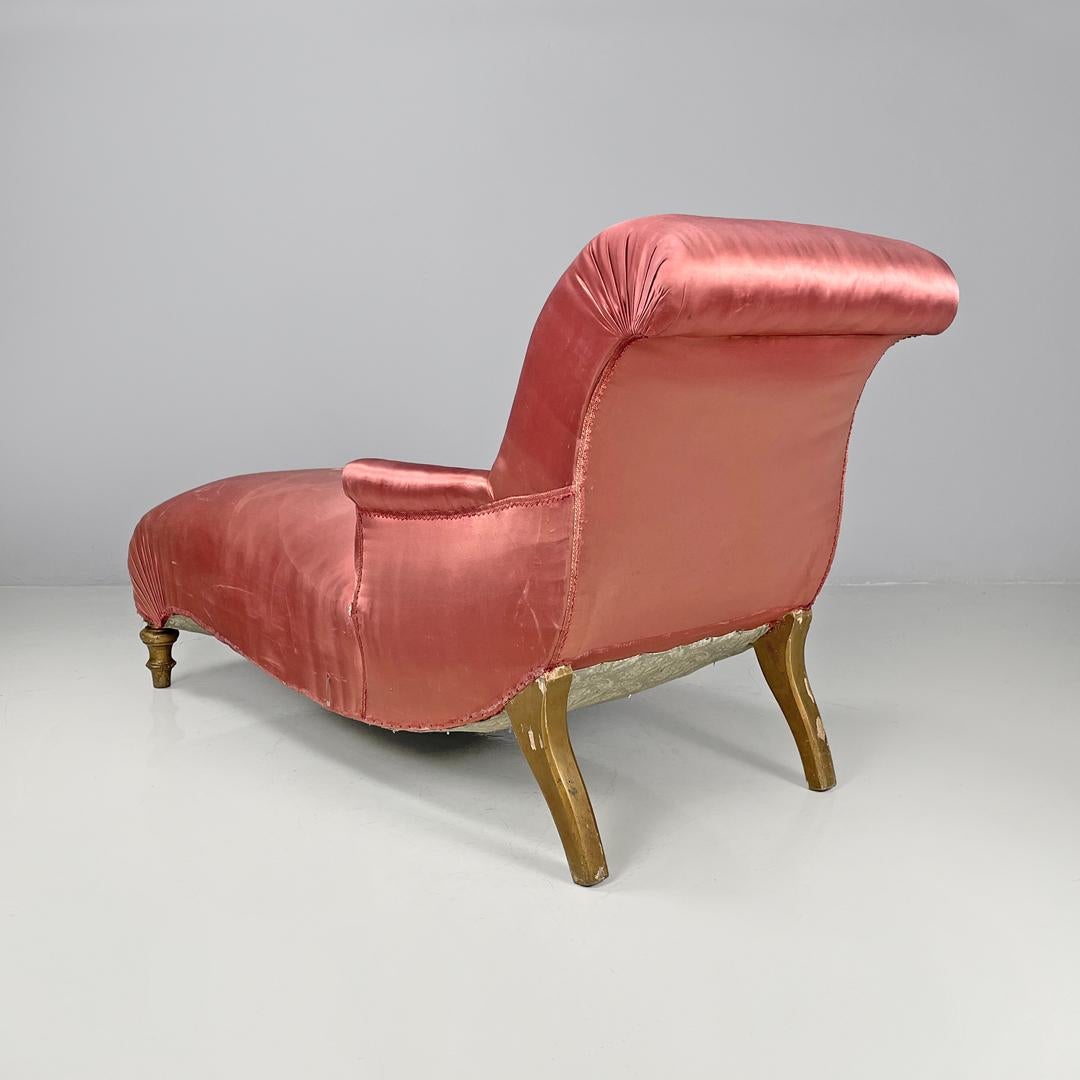 Fabric Italian antique chaise longue in pink satin and golden wood with armrests, 1800s For Sale