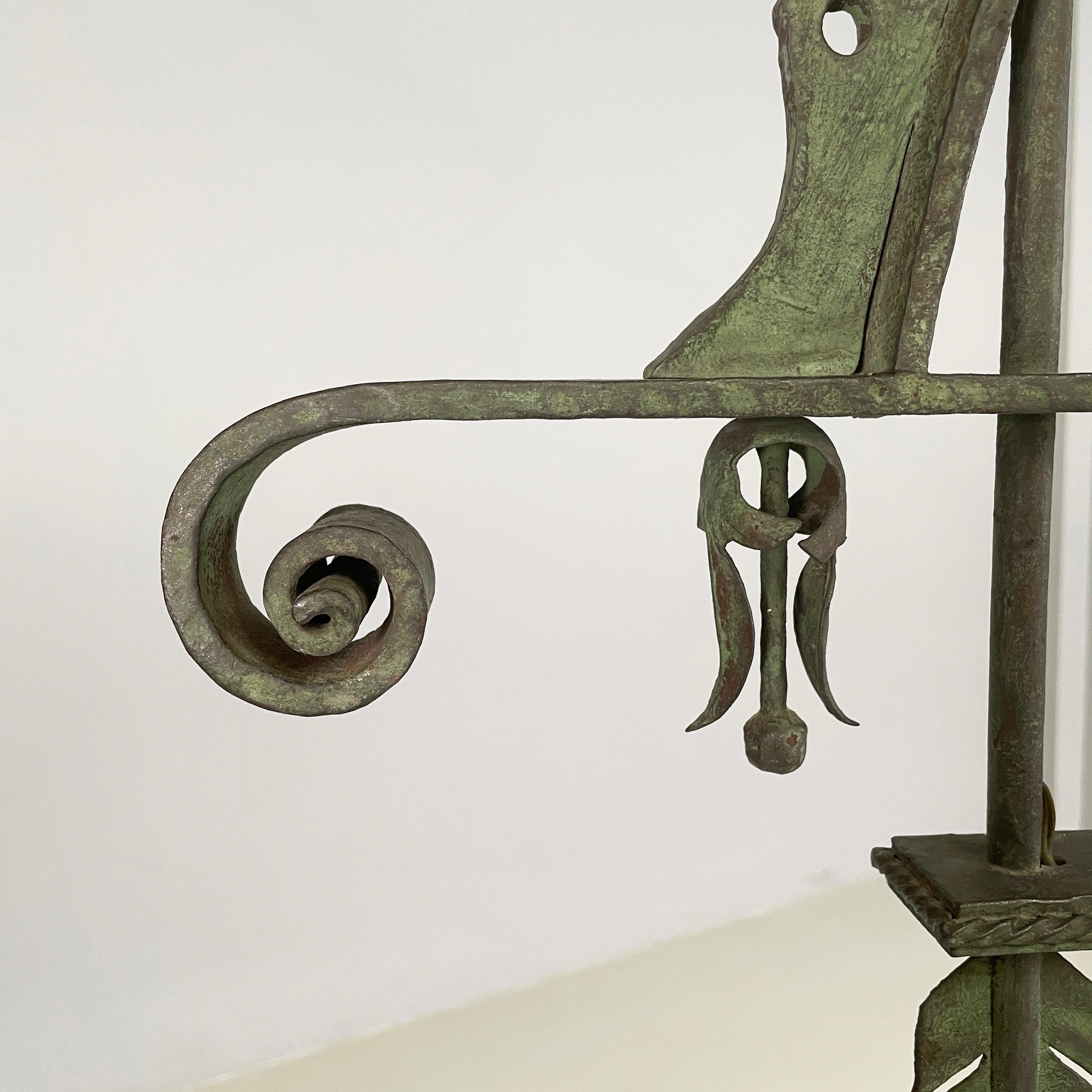 Italian antique Chandelier with eight lights in crafted wrought iron, 1930s For Sale 10