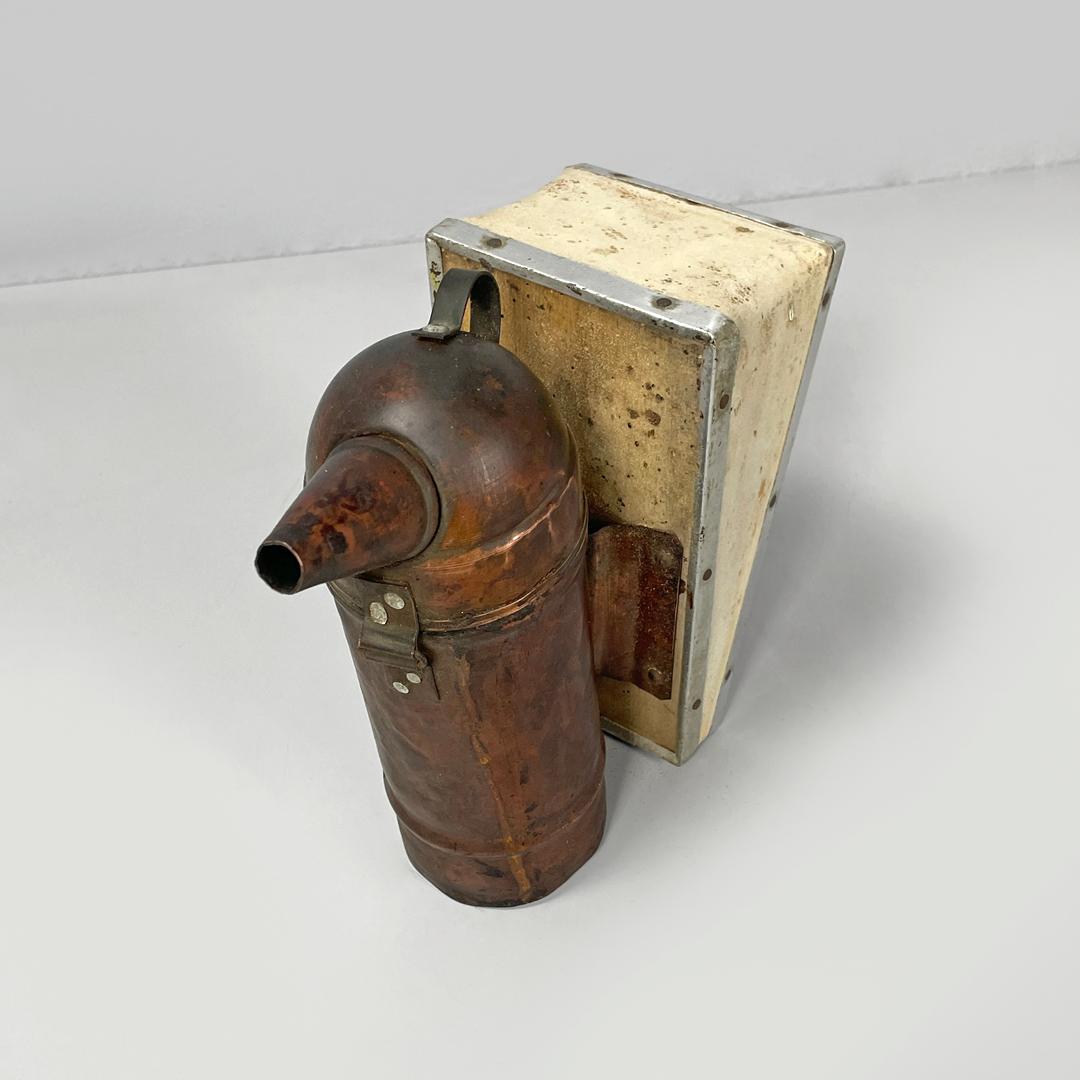 Italian antique copper wood and bee smoker with bellows, first half of 1900s In Fair Condition In MIlano, IT