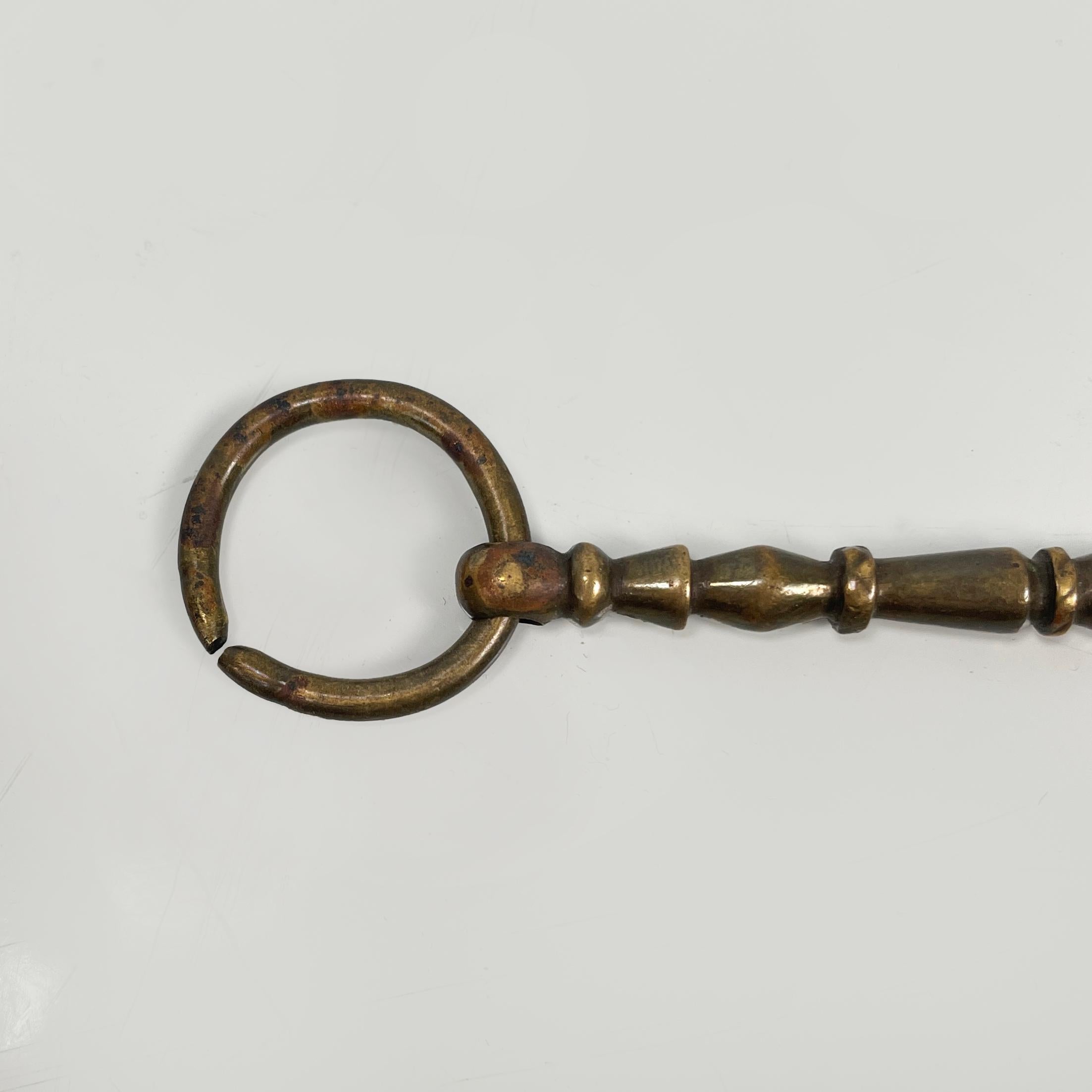 Italienischer, antiker Kornhalter aus fein bearbeitetem Messing, Anfang 1900 (20. Jahrhundert) im Angebot