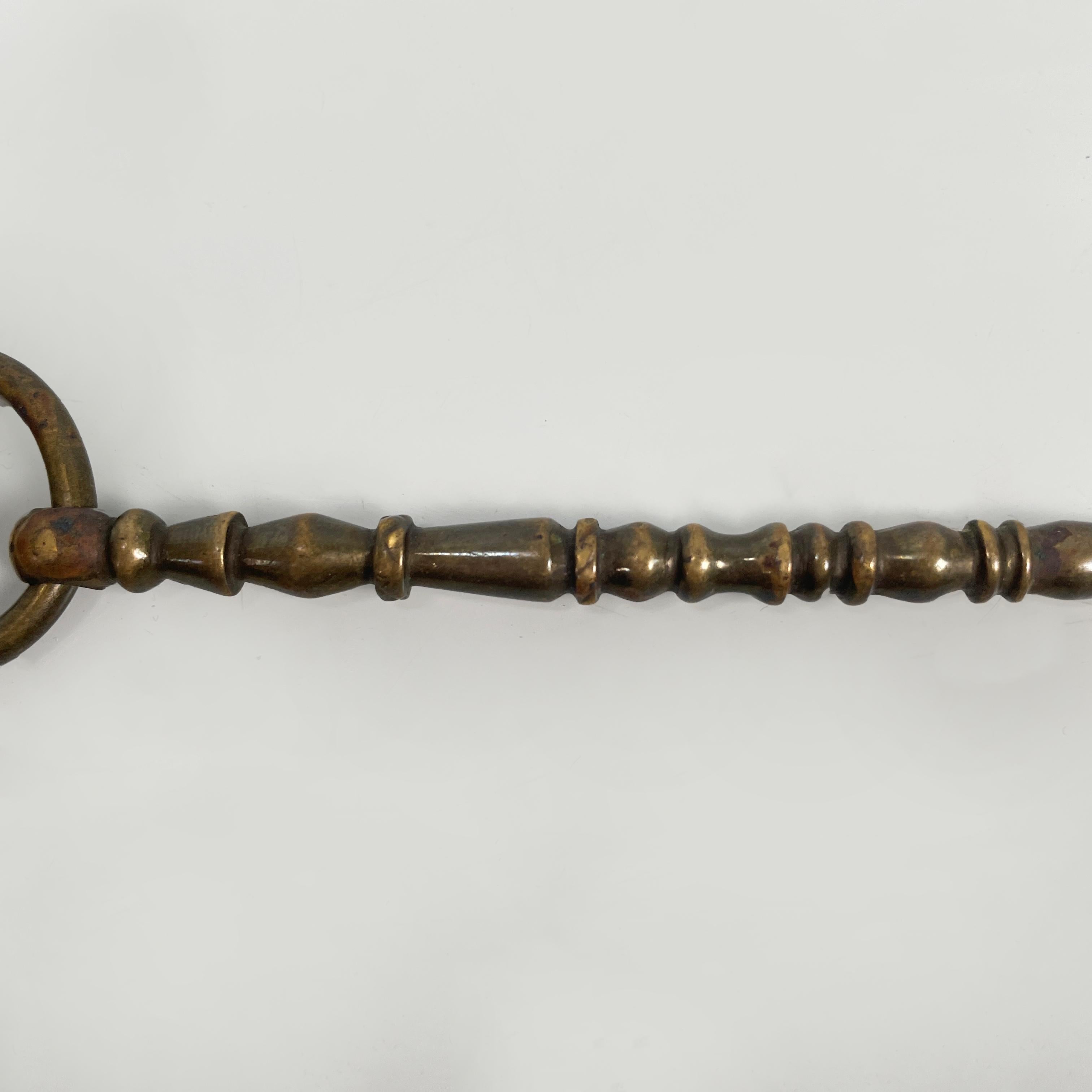 Italienischer, antiker Kornhalter aus fein bearbeitetem Messing, Anfang 1900 im Angebot 1