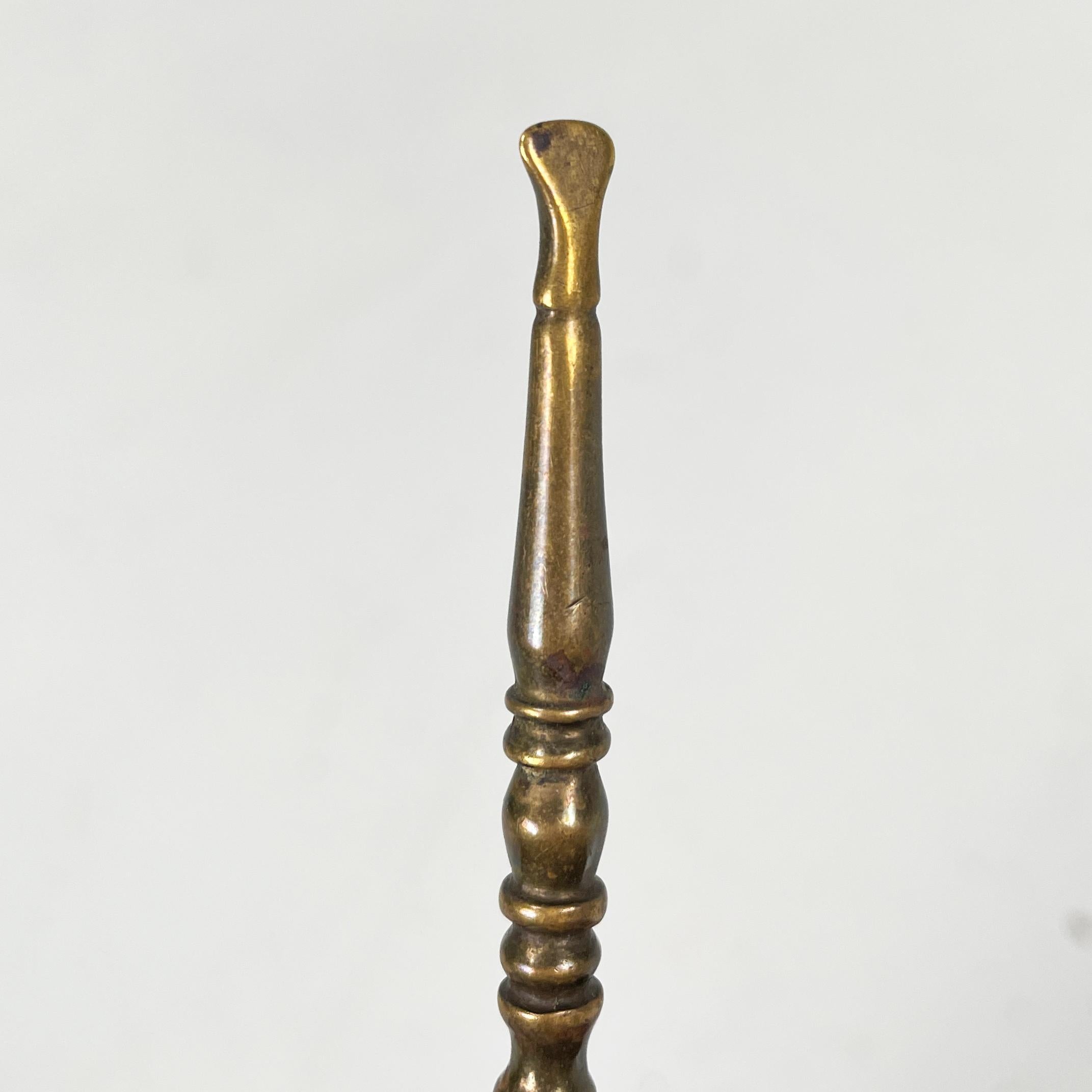 Italienischer, antiker Kornhalter aus fein bearbeitetem Messing, Anfang 1900 im Angebot 2