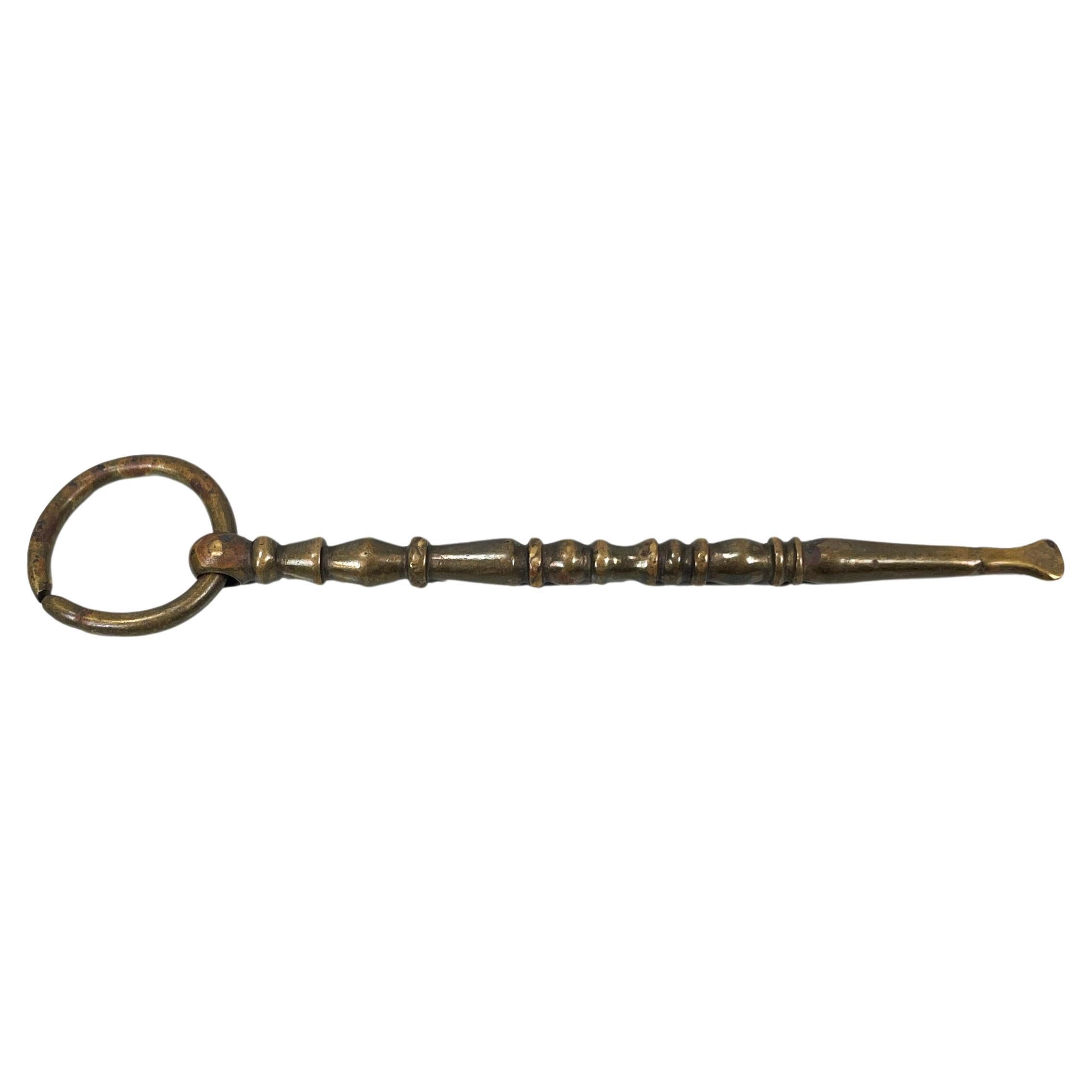 Italienischer, antiker Kornhalter aus fein bearbeitetem Messing, Anfang 1900 im Angebot