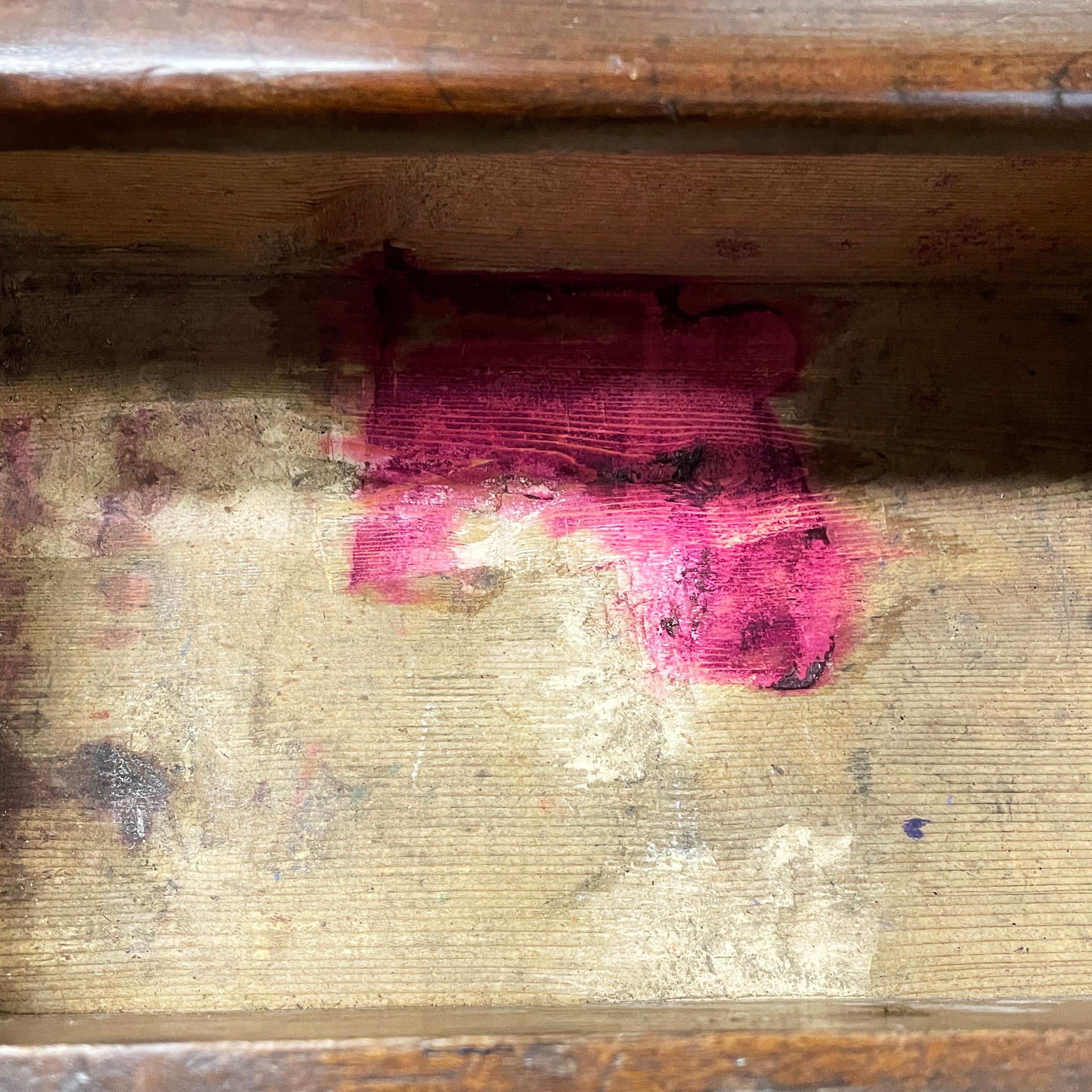 Escritorio antiguo italiano con cajones de madera de nogal, mediados del siglo XIX en venta 5