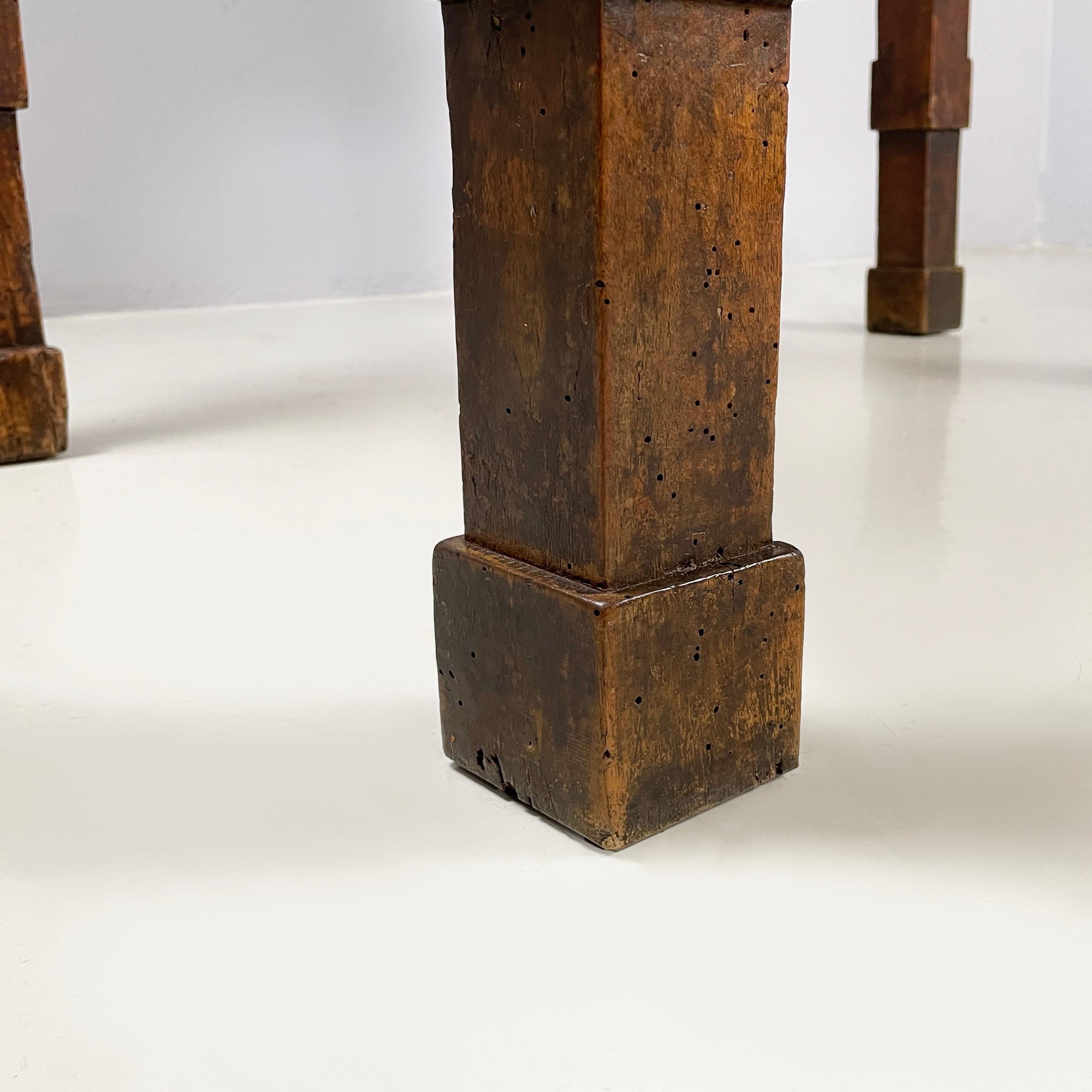Escritorio antiguo italiano con cajones de madera de nogal, mediados del siglo XIX en venta 15